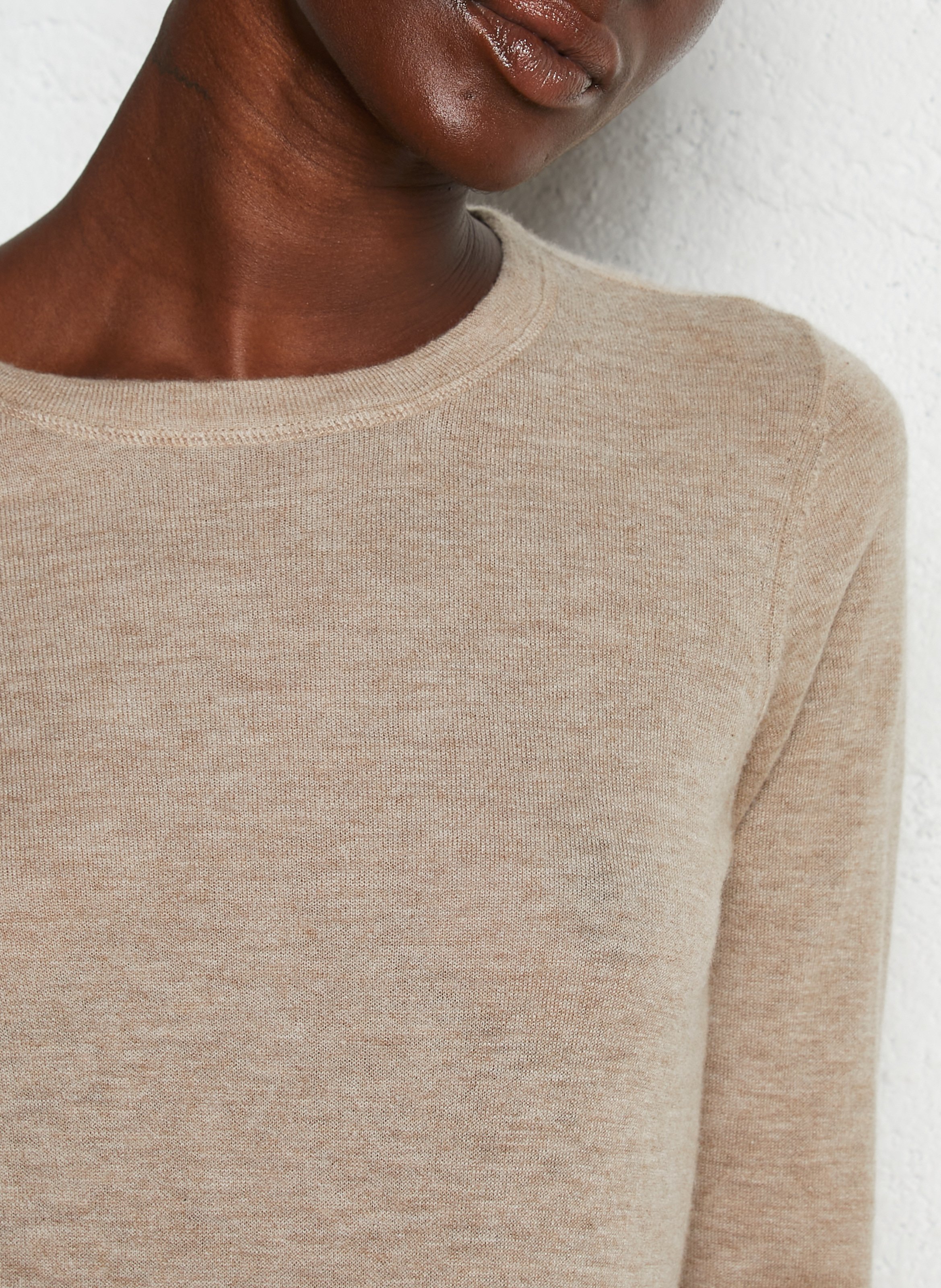 Pull droit col rond en cachemire MAJESTIC FILATURES Beige