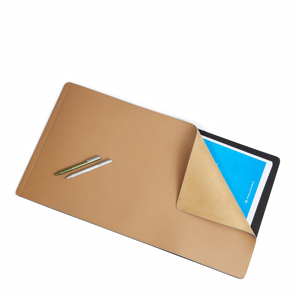 Leather desk pad PIQUADRO