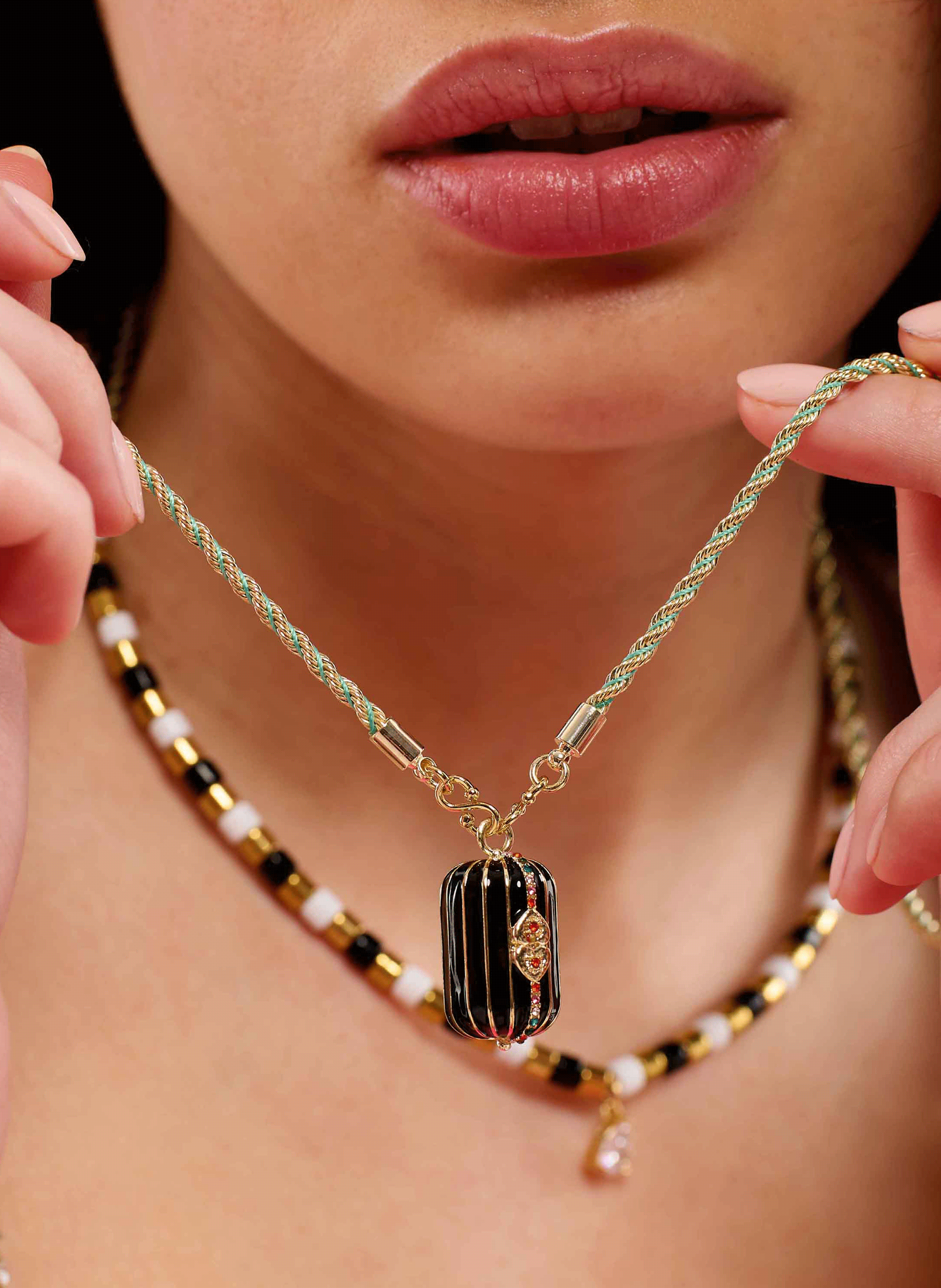 Long cord necklace with central charm HIPANEMA Black