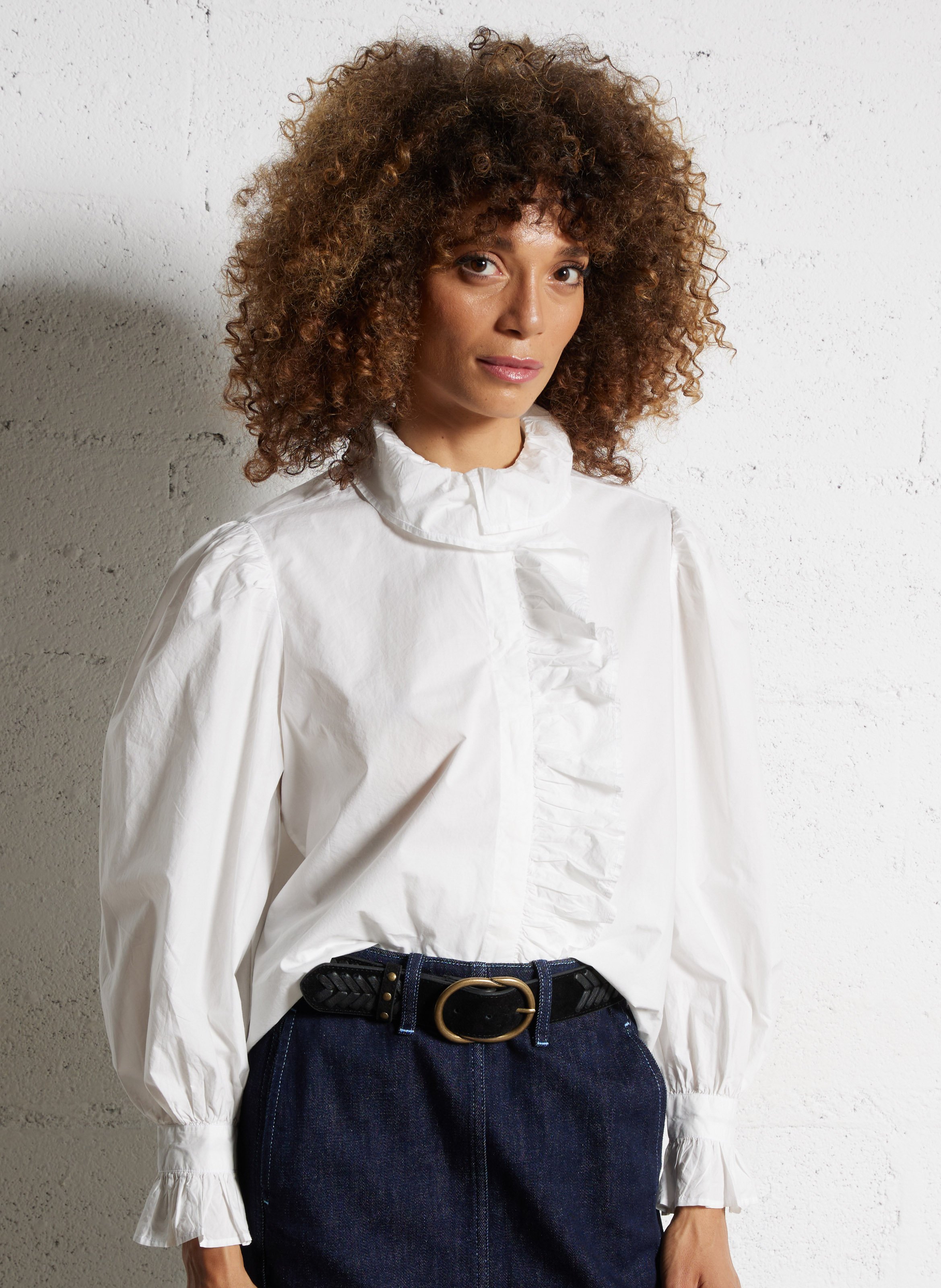 Camisa de algodón con cuello con volante FEEKA Blanco