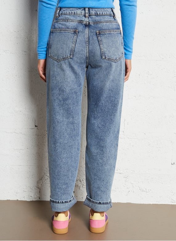 Hoge taille rechte jeans in gewassen denim | Blauw by BERENICE Hoge taille rechte jeans in gewassen denim Blauw