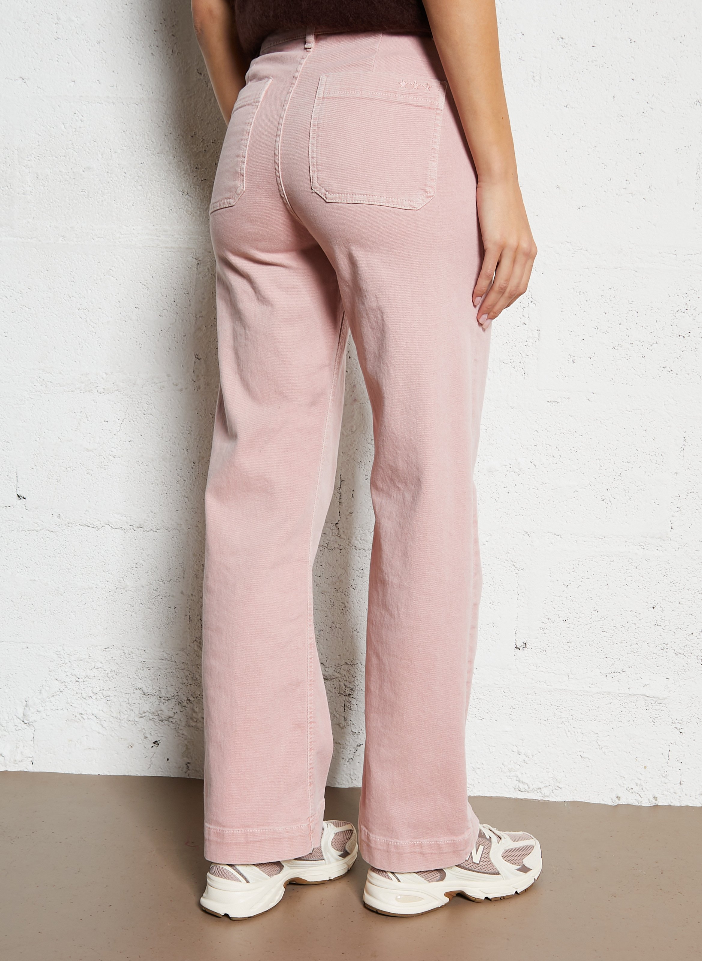 - Straight-leg jeans
- 5 pockets
- Straight cut
- Faded effect SUD EXPRESS Pink