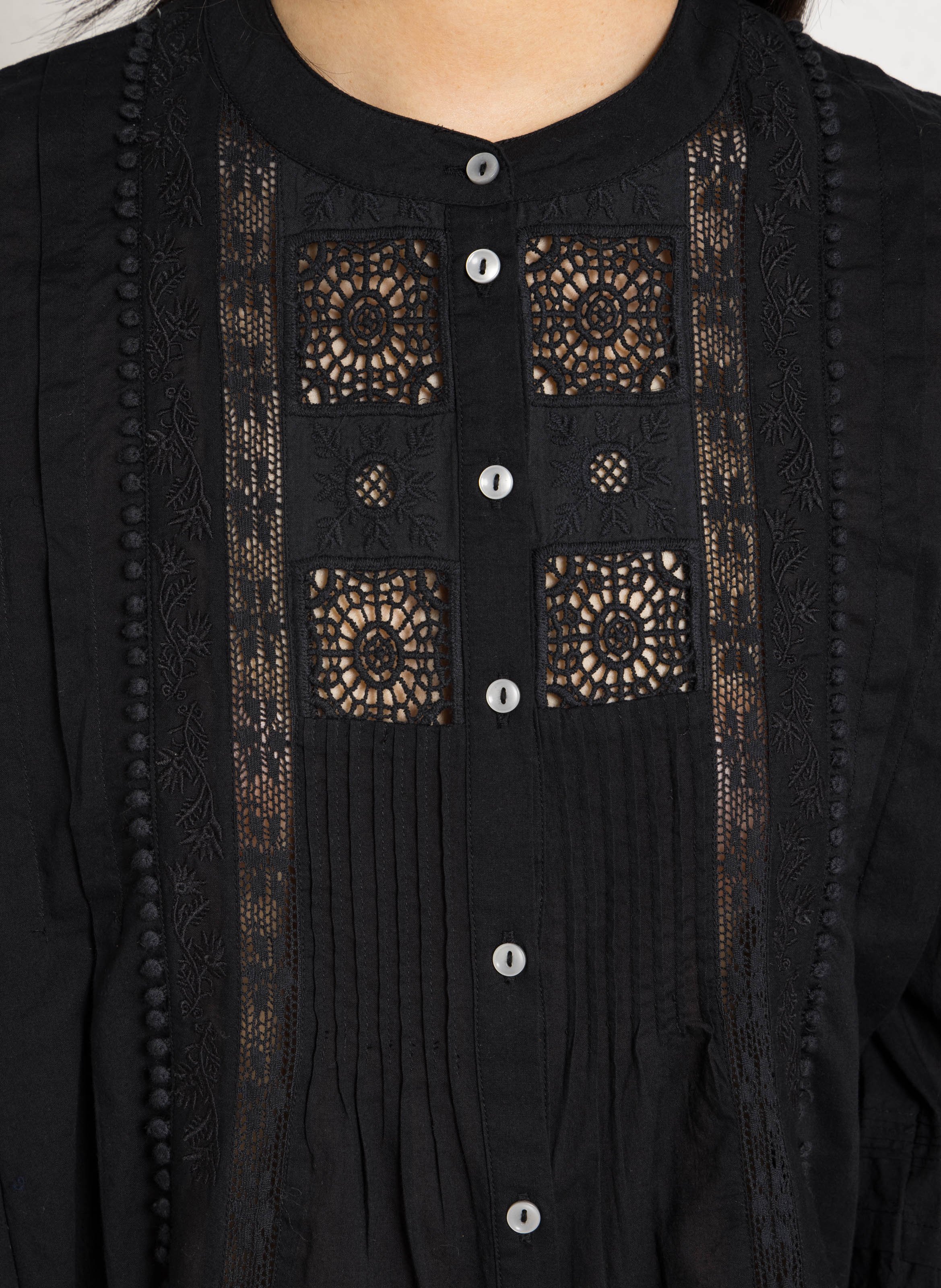 Blouse met ronde hals en rechte pasvorm, geborduurd LOUISE MISHA Zwart