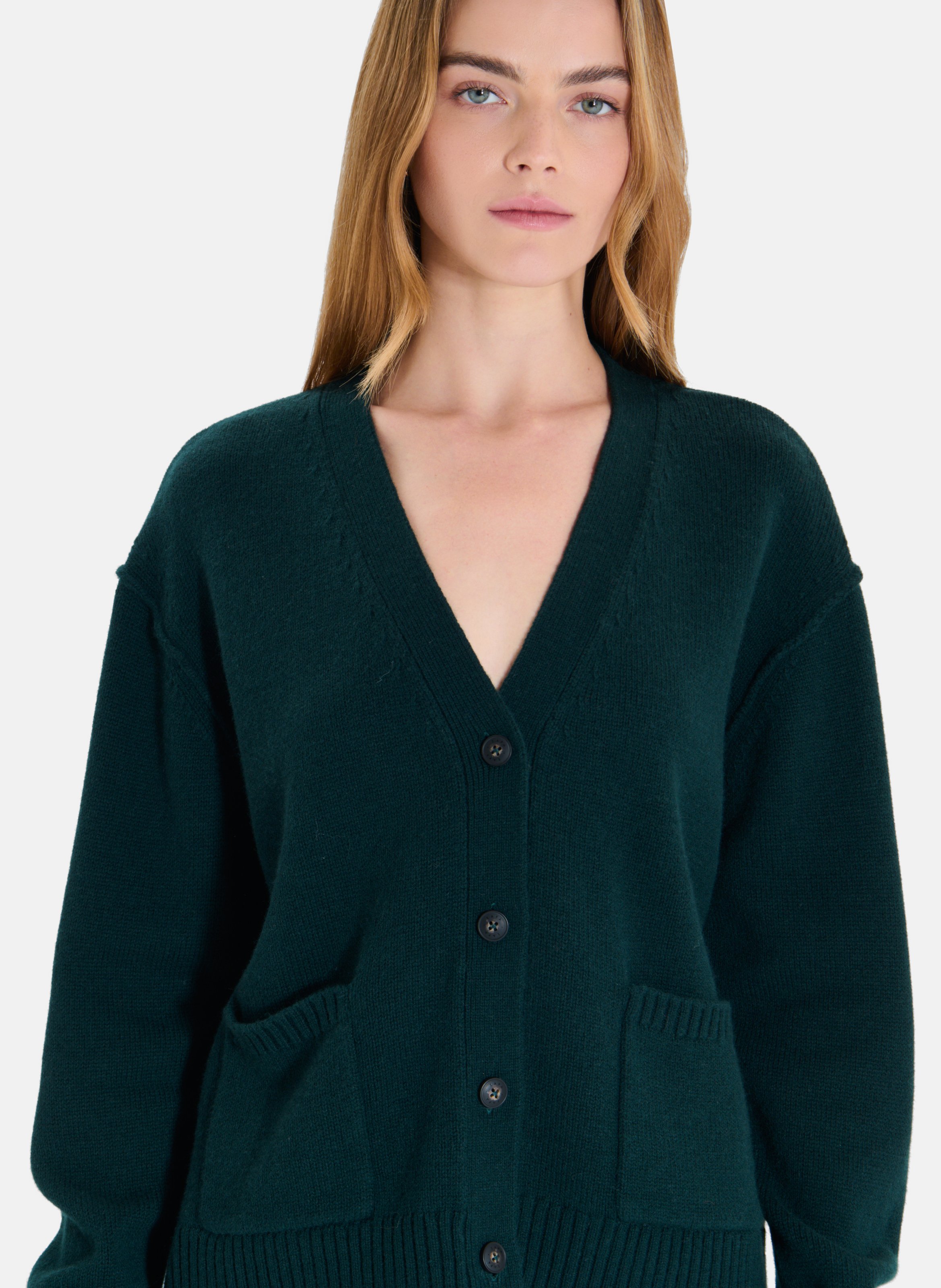 Gerade geschnittene Strickjacke aus Wolle mit Knöpfen ZAPA Grun