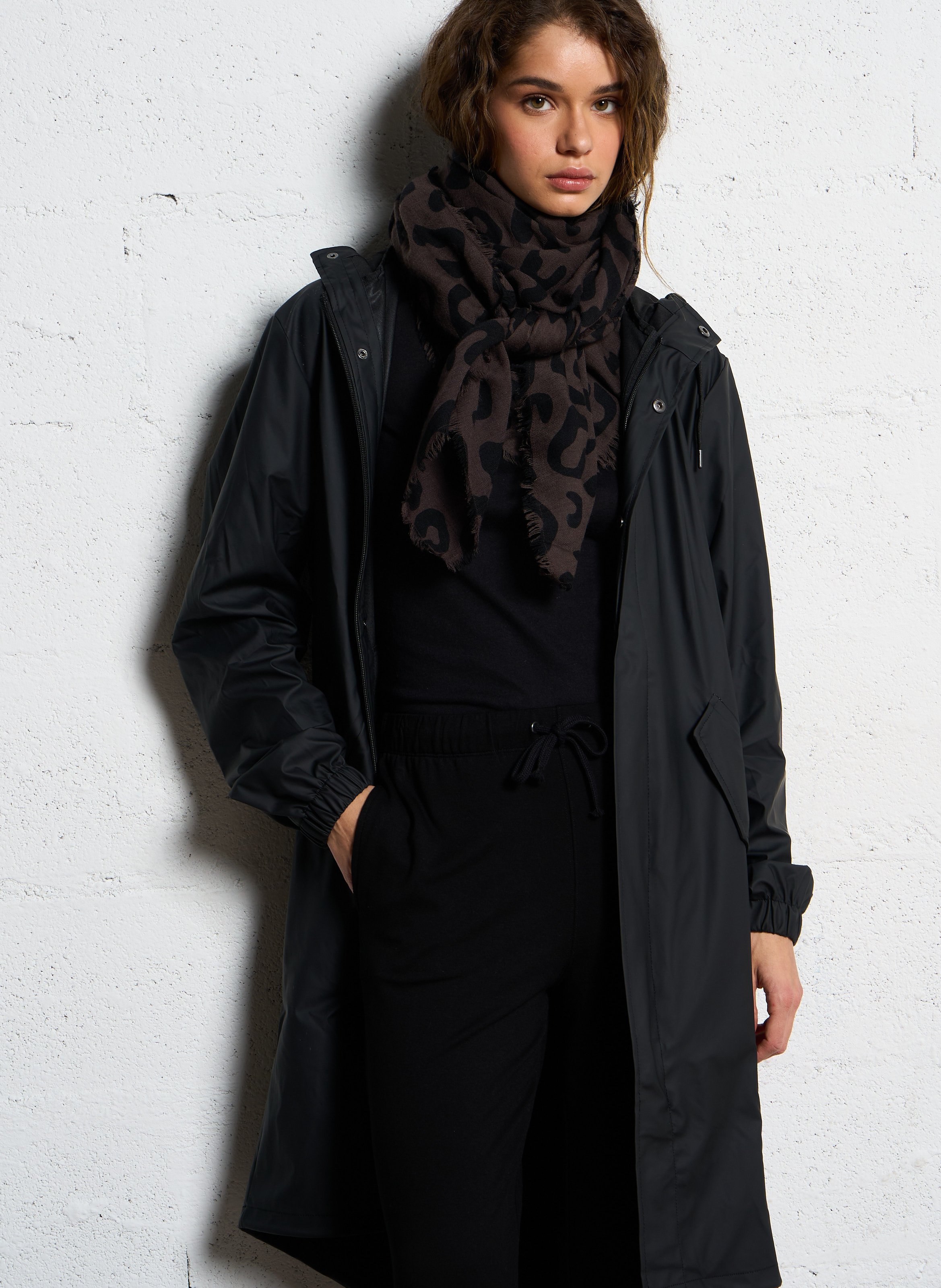 Parka imperméable à capuche RAINS Noir