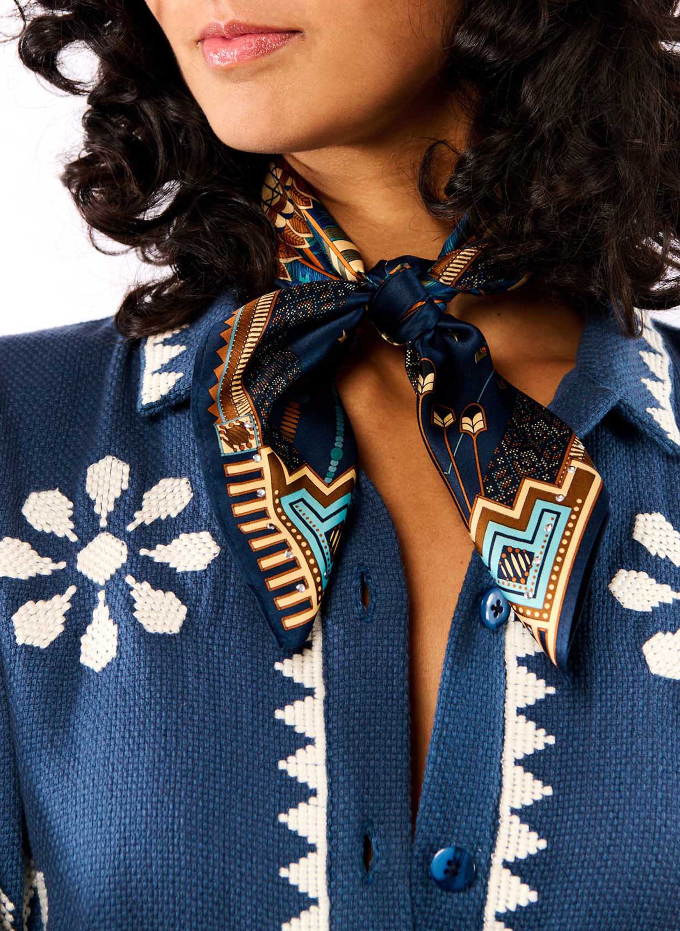 - 86 x 182 cm. WILD Blue