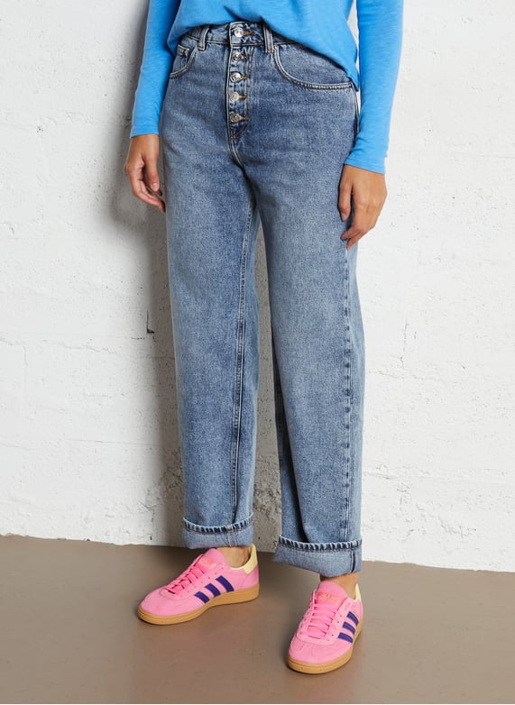 Hoge taille rechte jeans in gewassen denim | Blauw by BERENICE Hoge taille rechte jeans in gewassen denim Blauw