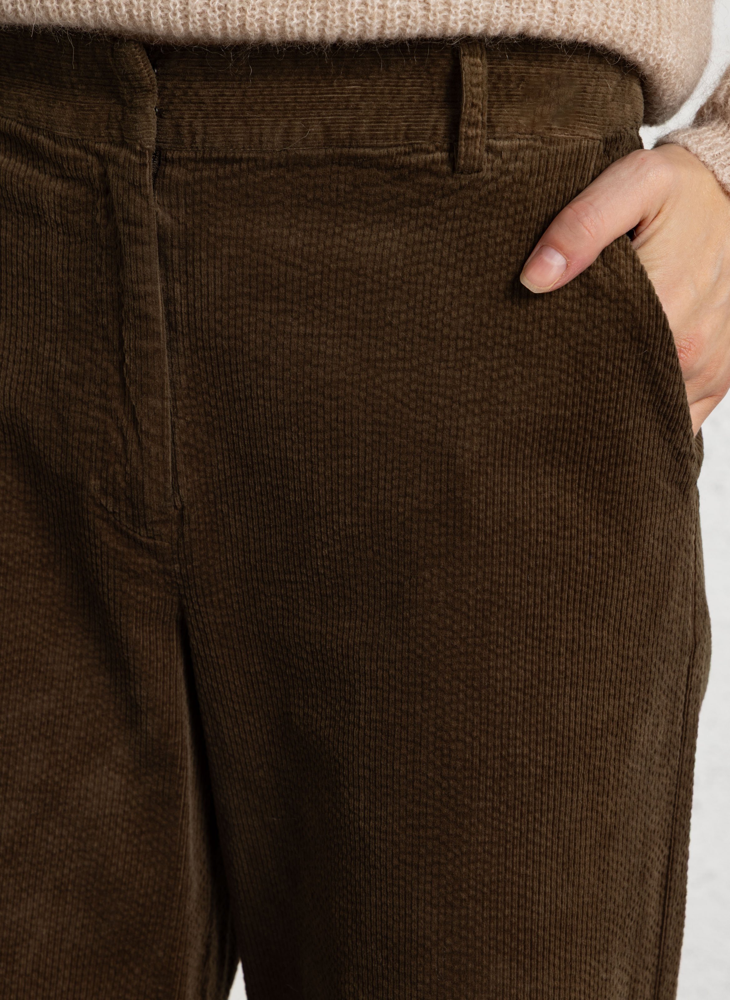 Ausgestellte Hose aus Baumwoll-Mix NICE THINGS Khaki