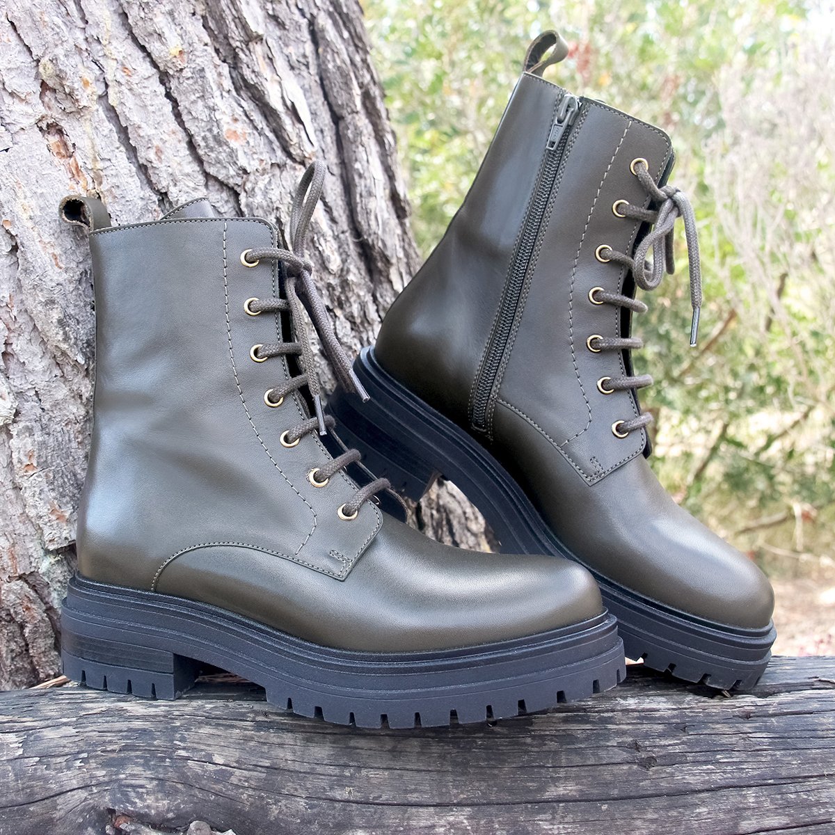 Leather lugged sole Ranger boots JULES & JENN Green