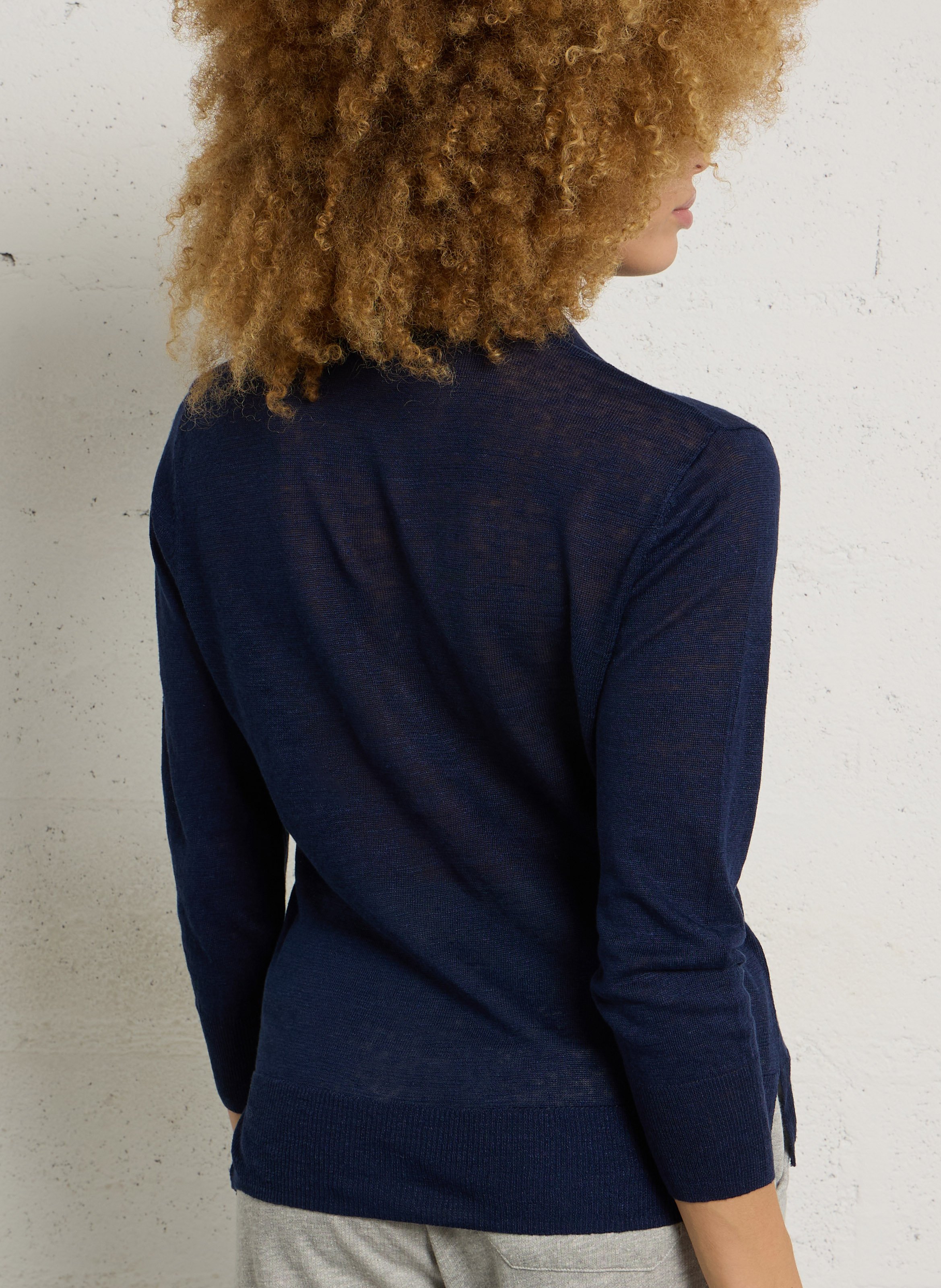 Pull droit col V en lin MAJESTIC FILATURES Bleu