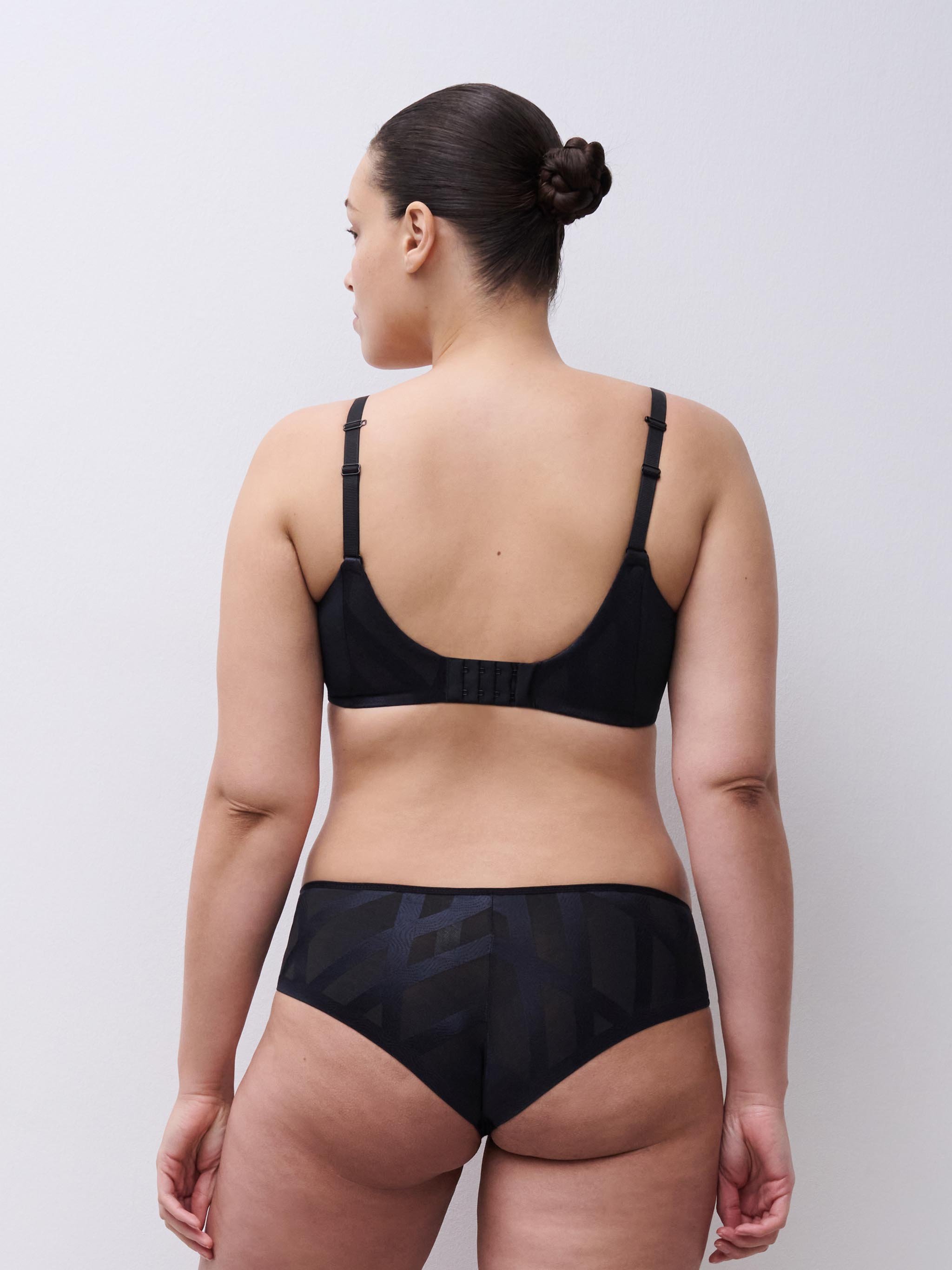 Moulded full-cup bra CHANTELLE Black