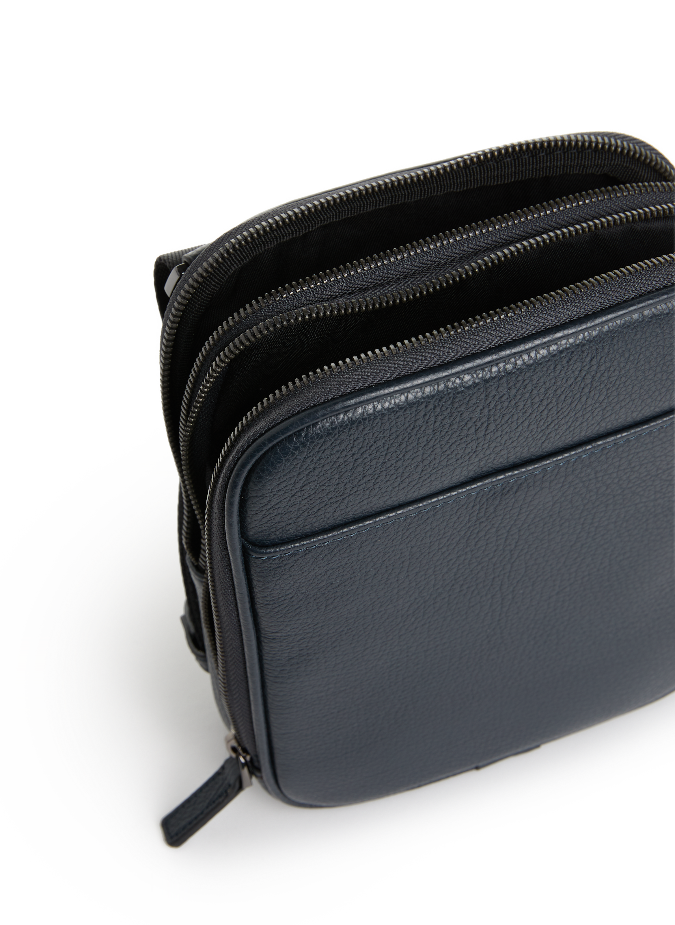 Grained leather crossbody bag portc hex pr139575 in more leather. SAISON 1865 Blue