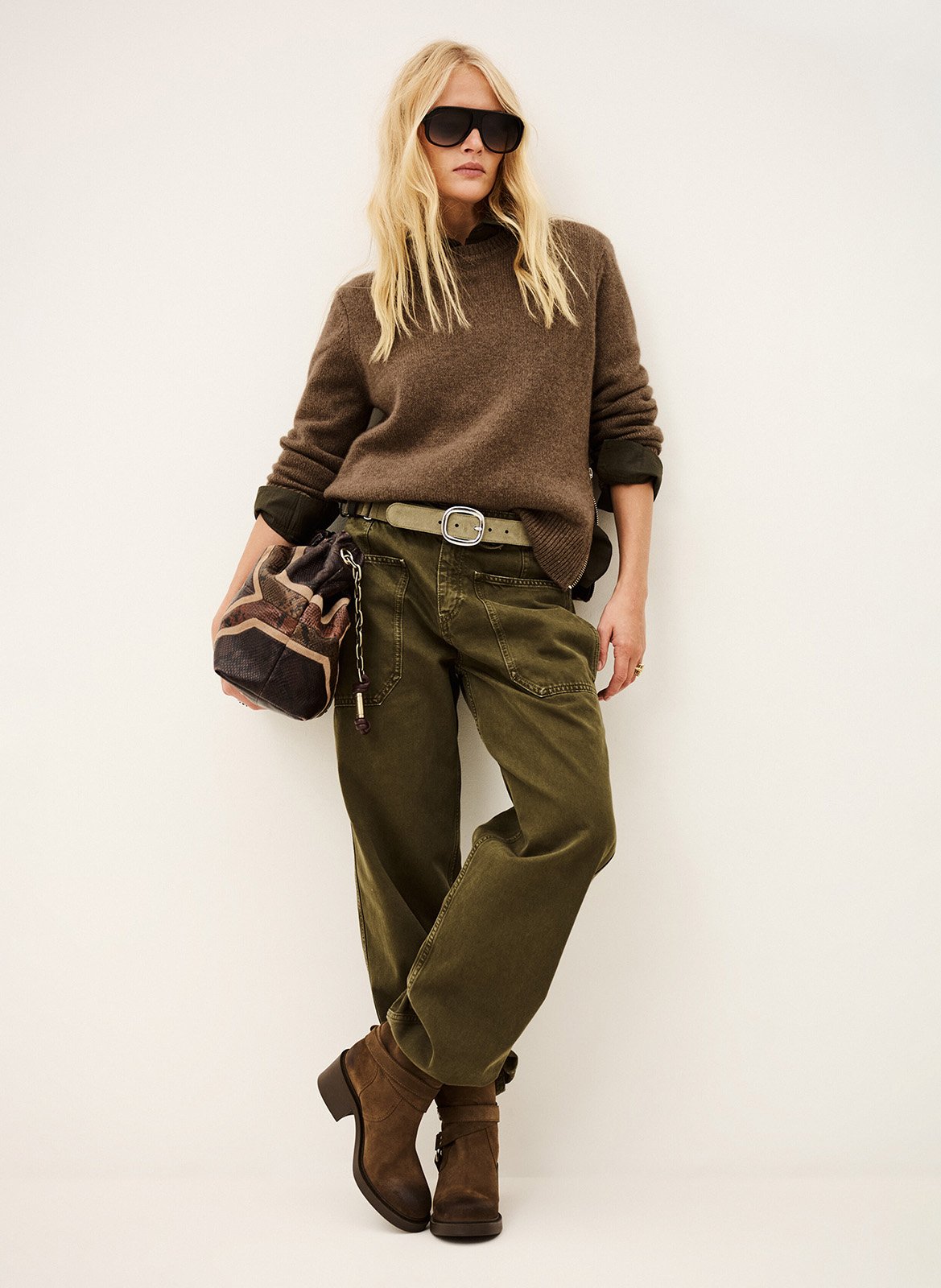 Pantalón recto cuello redondo con cremallera de cachemira. BA&SH Beige