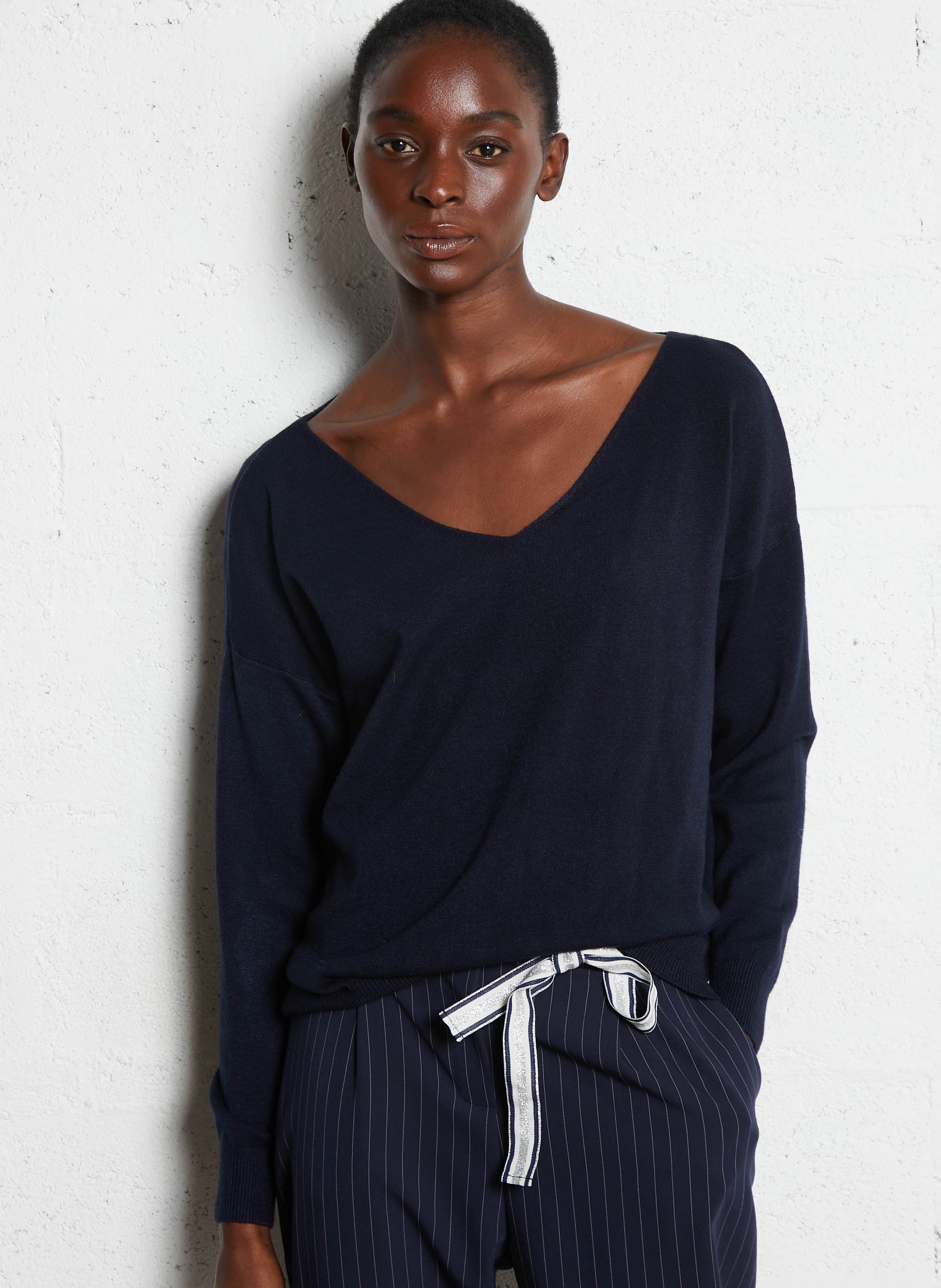 Pull droit col V uni PLEASE