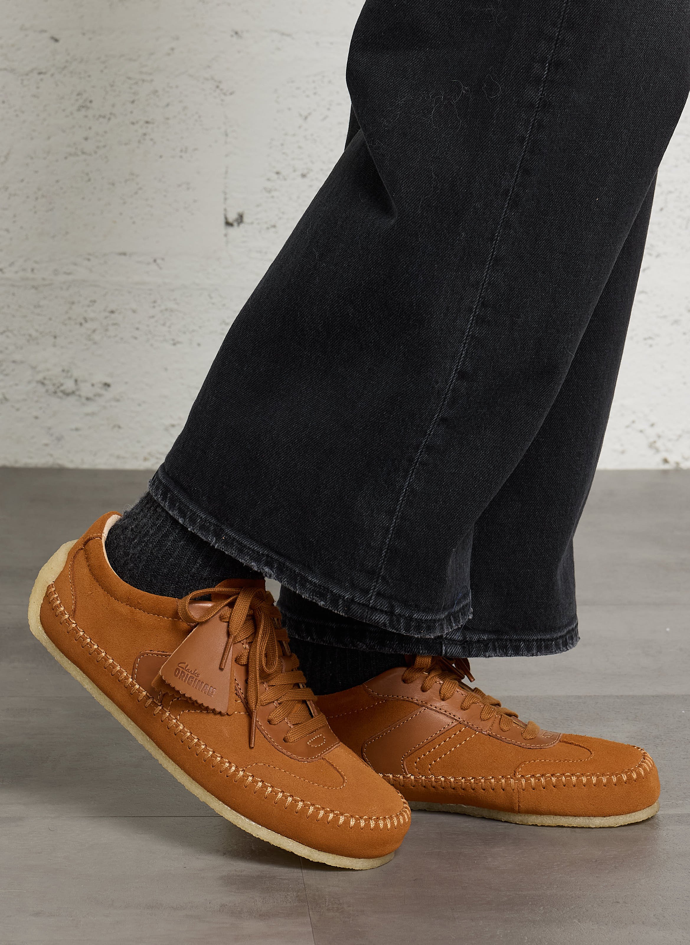 Suede low-top sneakers CLARKS Orange