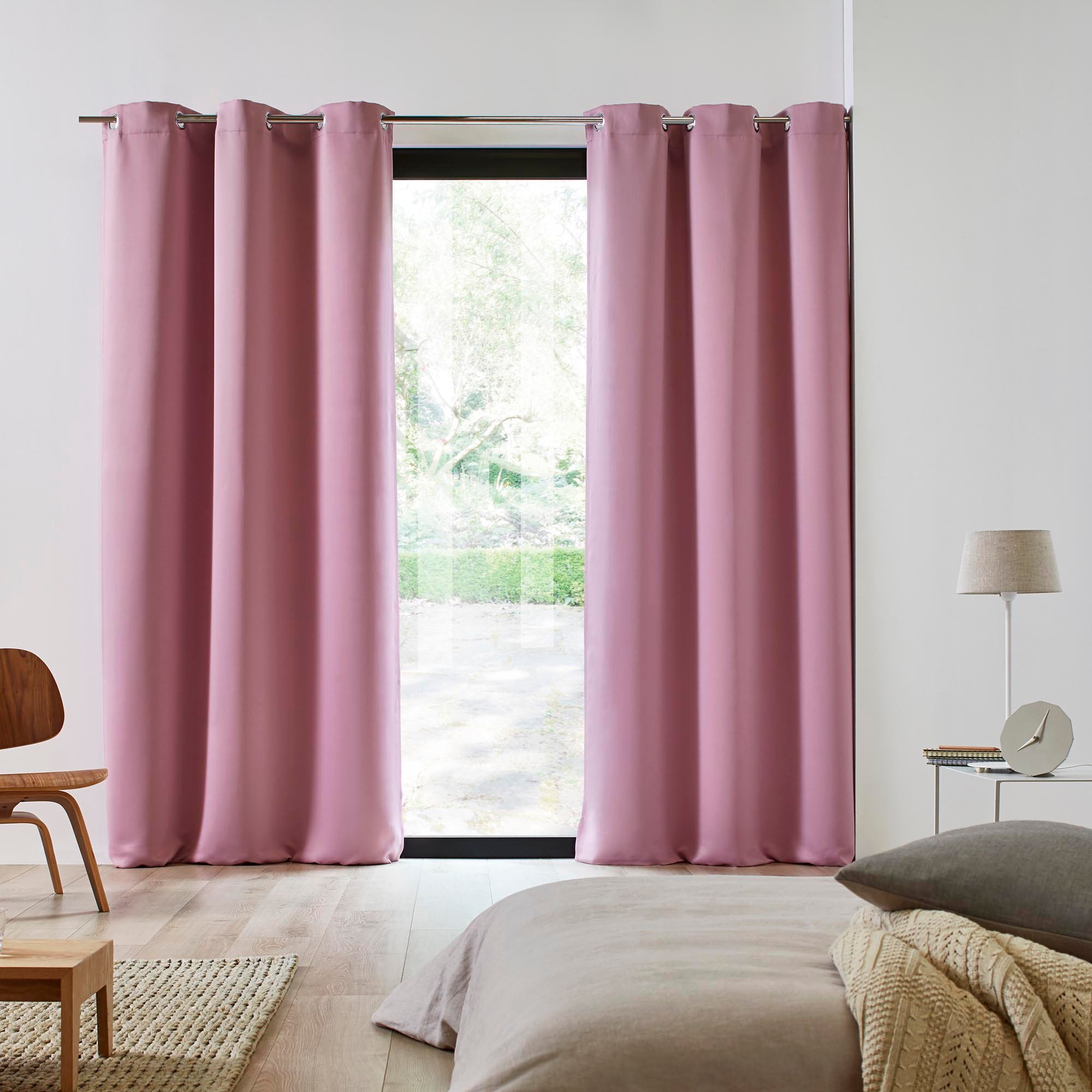 Pack of 2 blackout curtains with eyelets MADURA