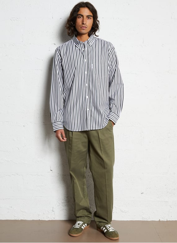 . - Look 16