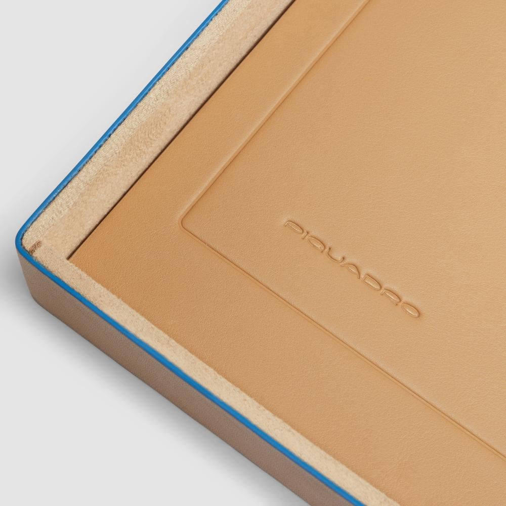 Leather catchall PIQUADRO Brown