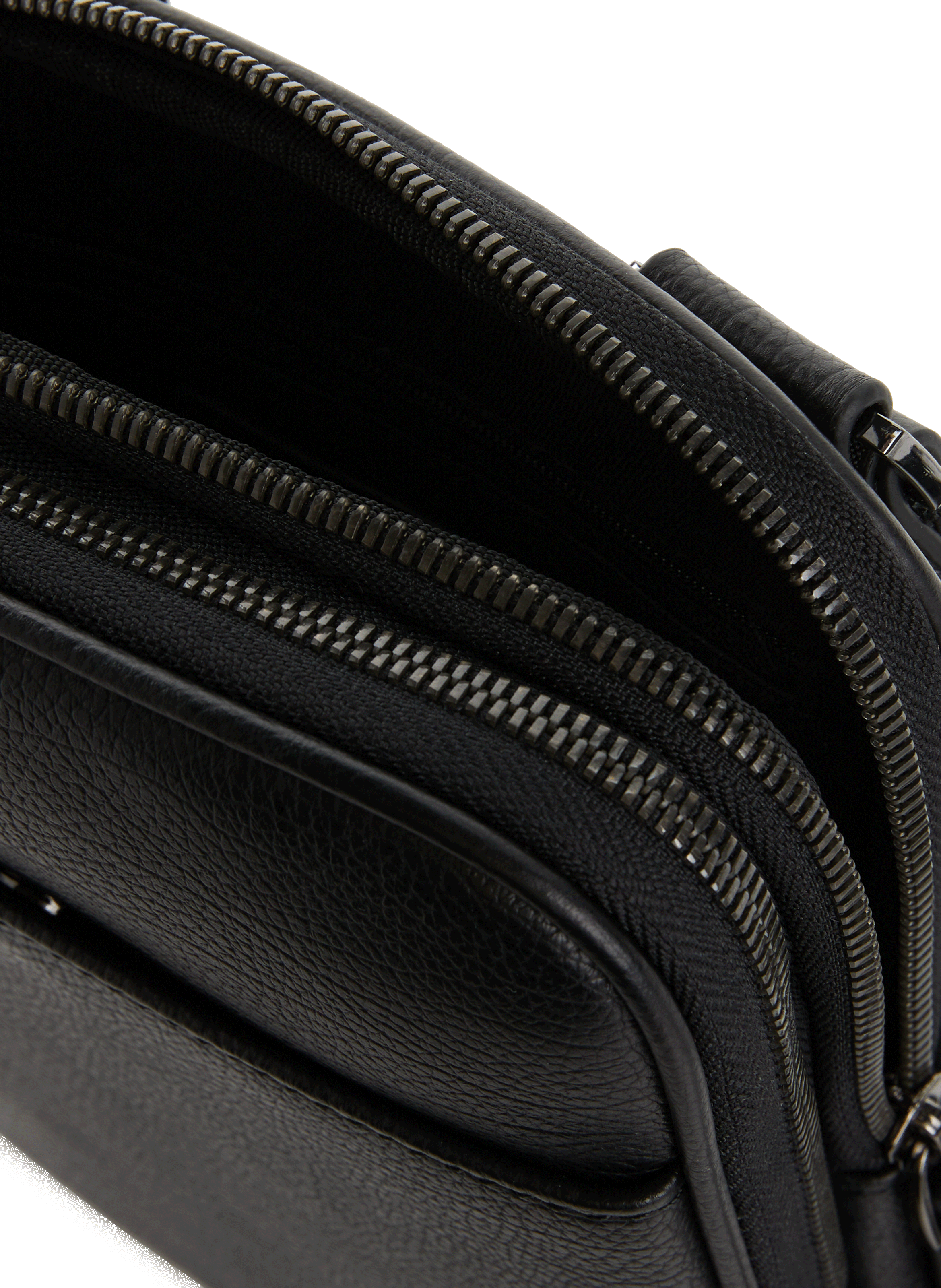 Grained leather crossbody bag portc hex pr139575 in more leather. SAISON 1865 Black