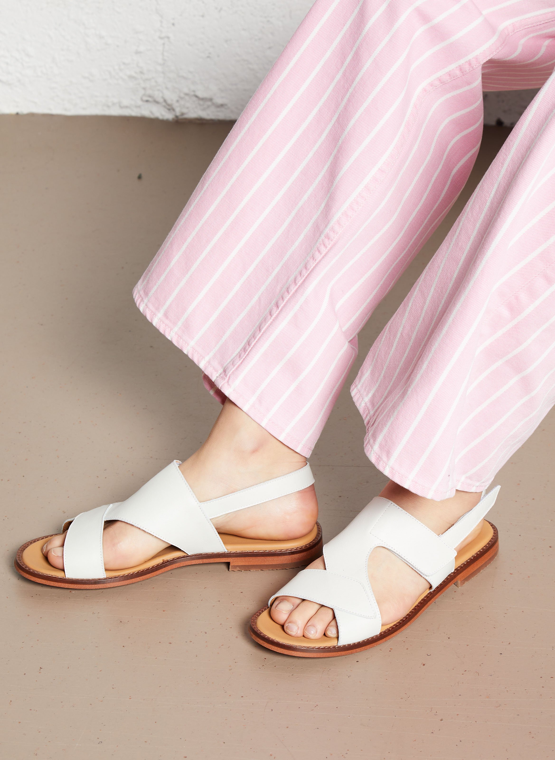 Sandales plates en cuir KOSMA MENORCA Blanc