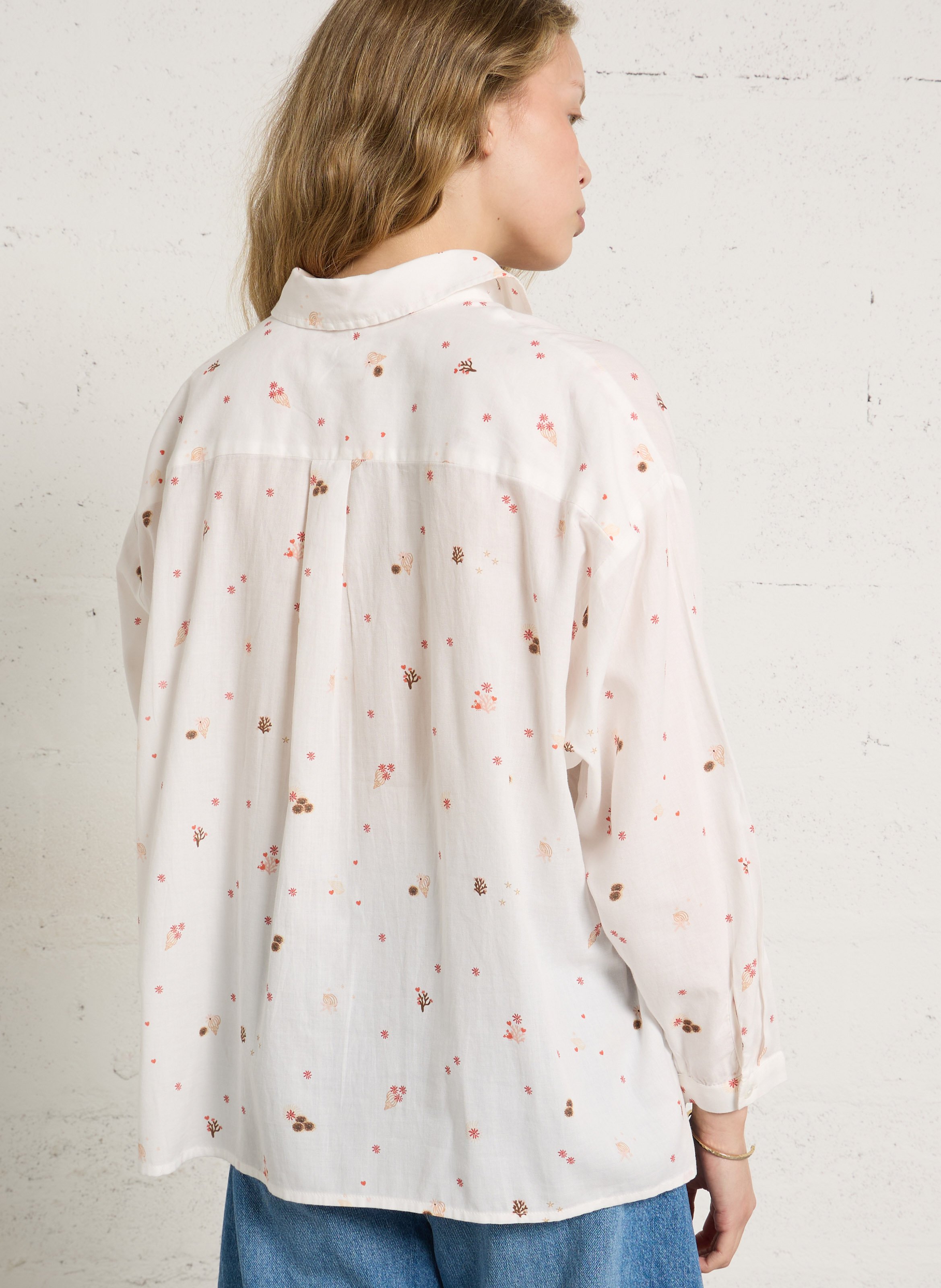 Weites Hemd mit klassischem Kragen und Blumendruck aus Baumwolle DES PETITS HAUTS Weiss