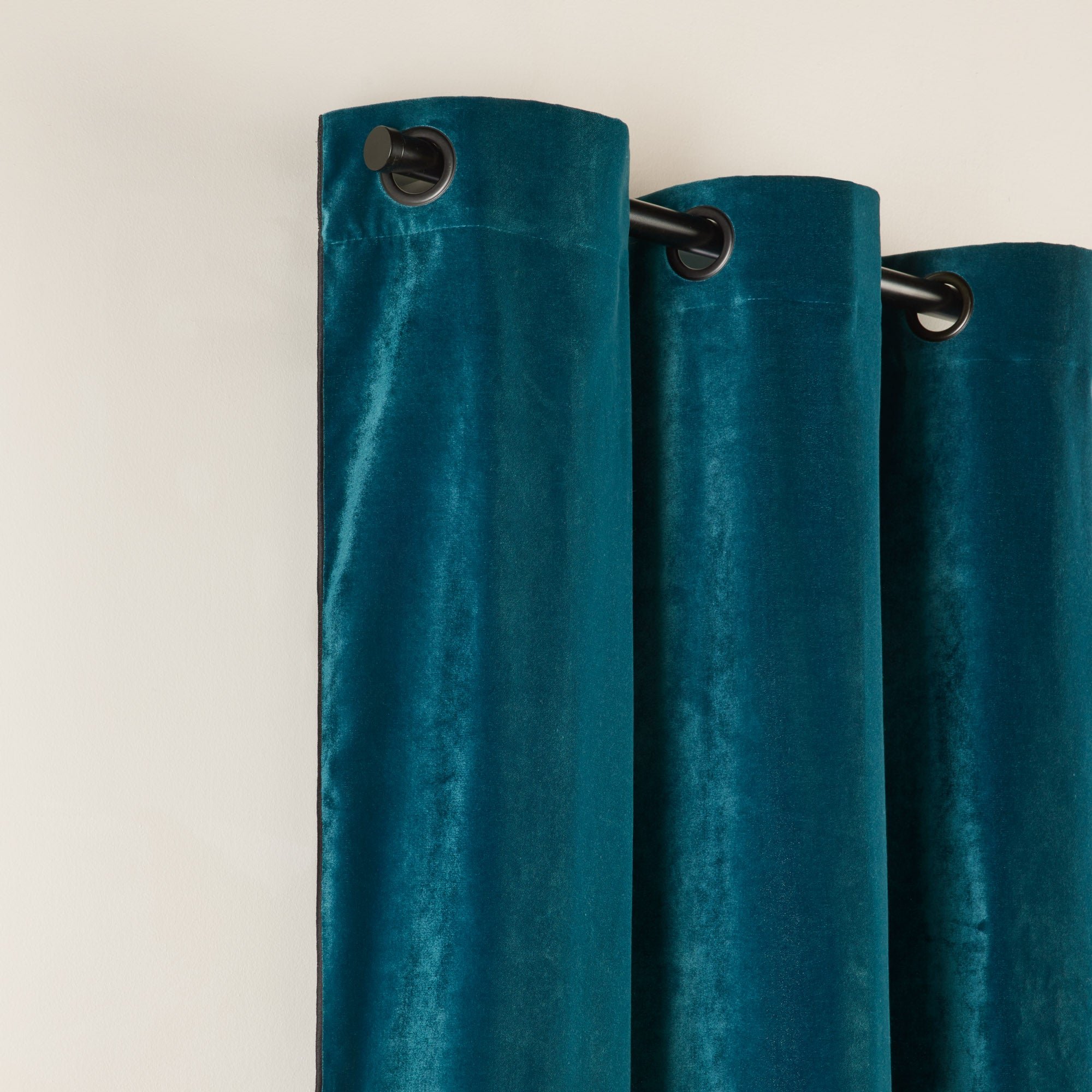 Curtain with black eyelets MADURA Blue