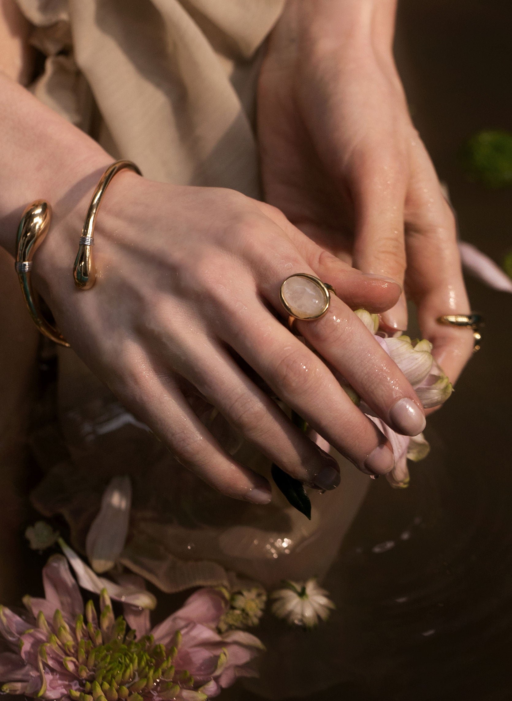 Wide ring AEC Paris Golden