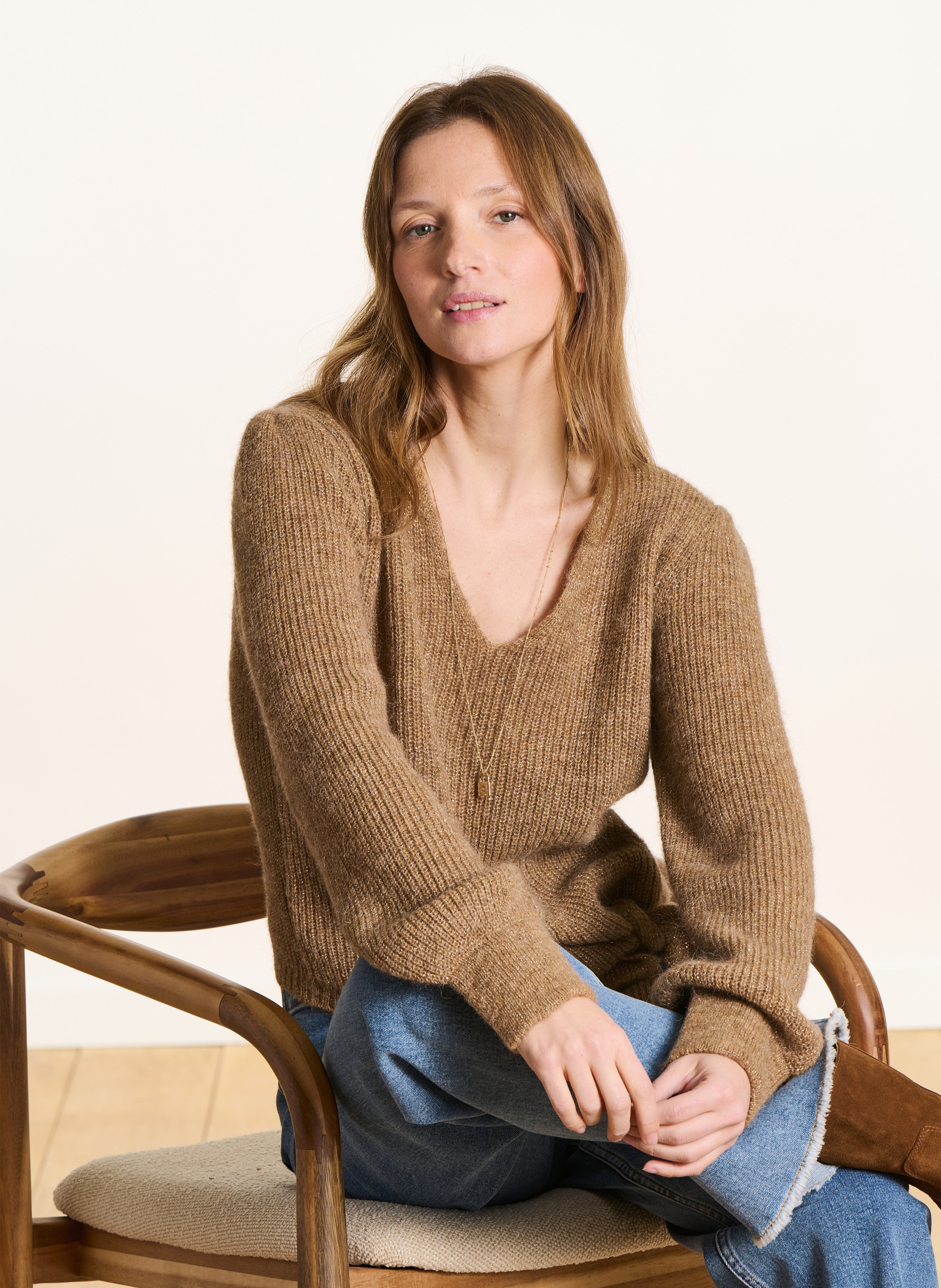 Pull droit col V en maille métallisée LA FEE MARABOUTEE