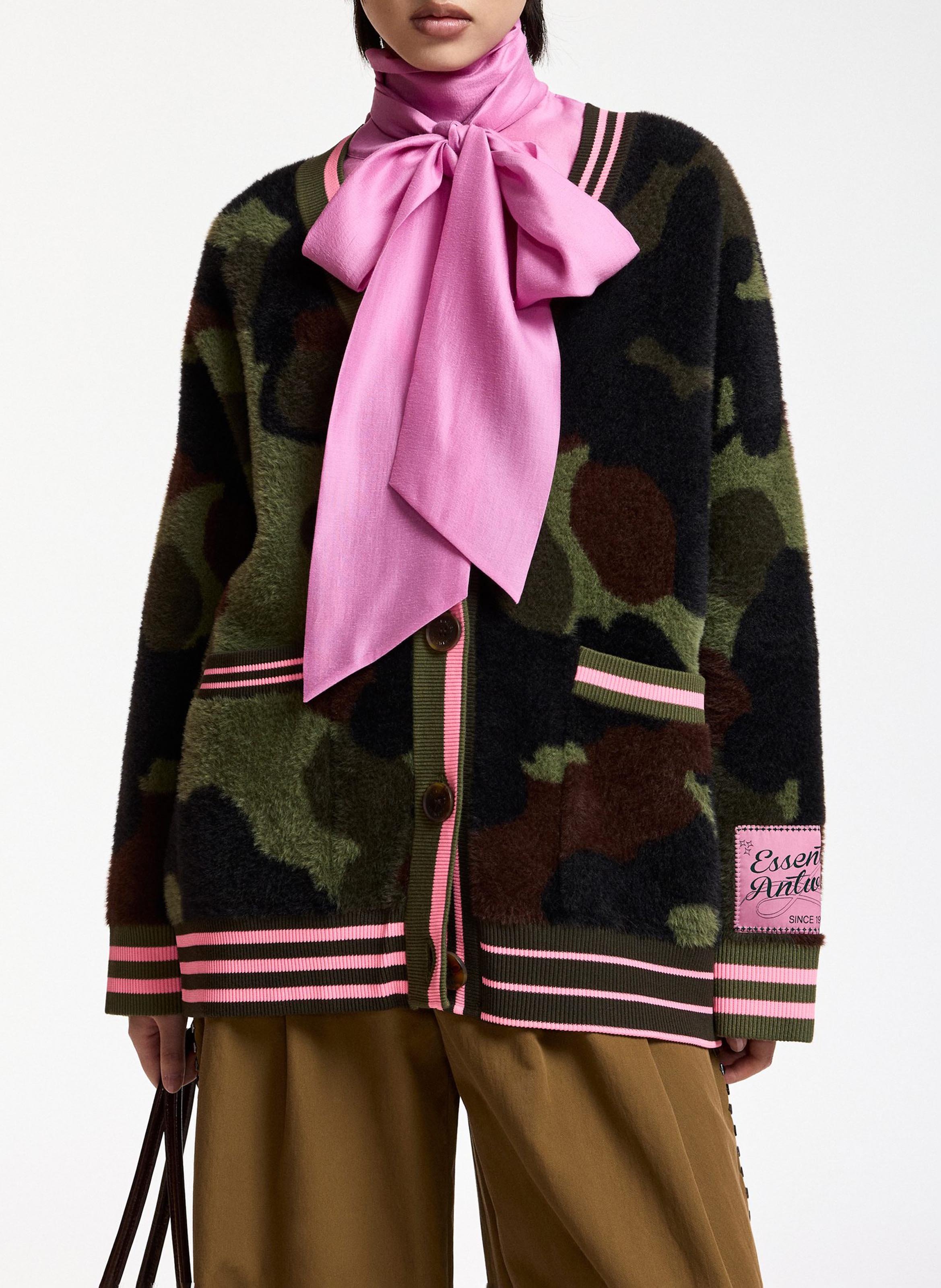 Cardigan ample col v motif camouflage ESSENTIEL ANTWERP Vert