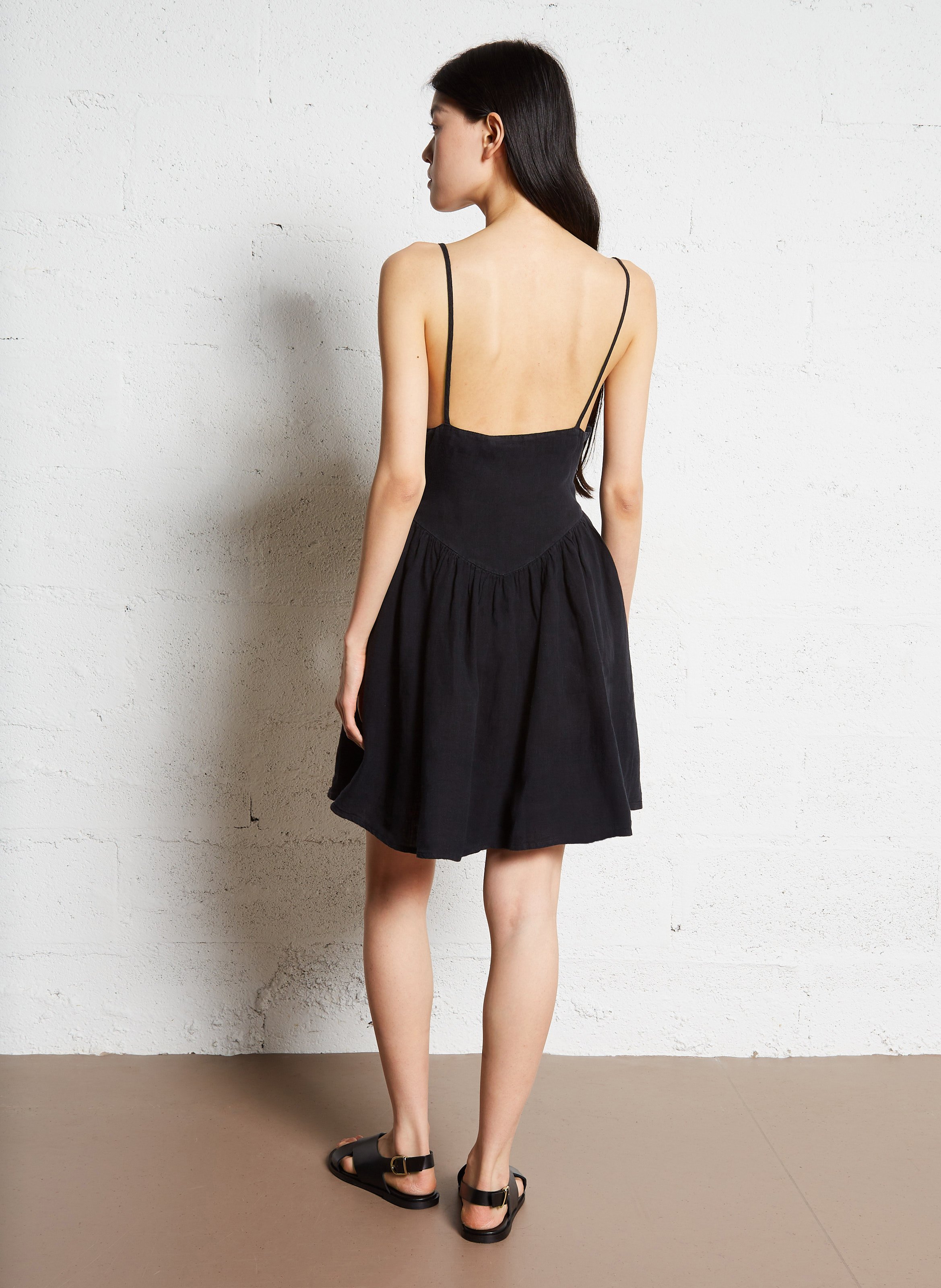 Korte uitlopende linnen jurk THE NEW SOCIETY Zwart