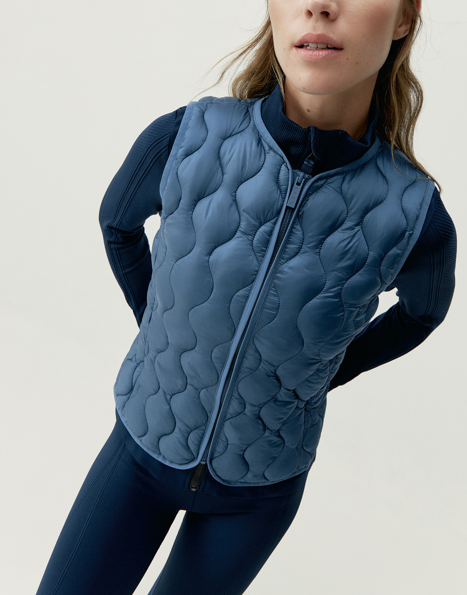 Sporty vest with zipper BORN LIVING YOGA