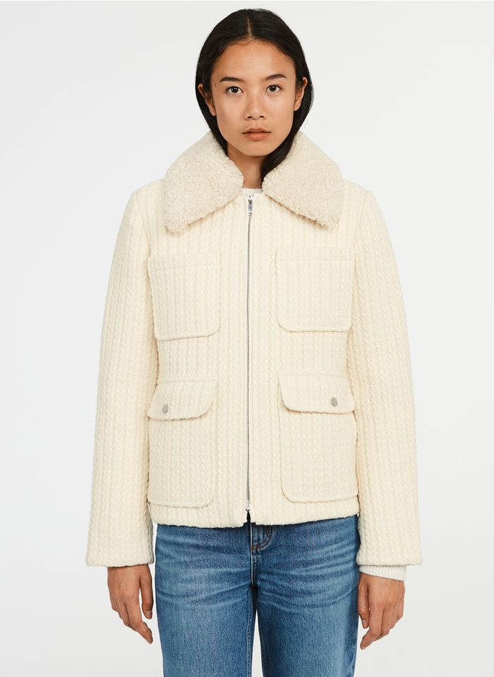 CLAUDIE PIERLOT Abrigo corto de algodón con cuello clásico en beige