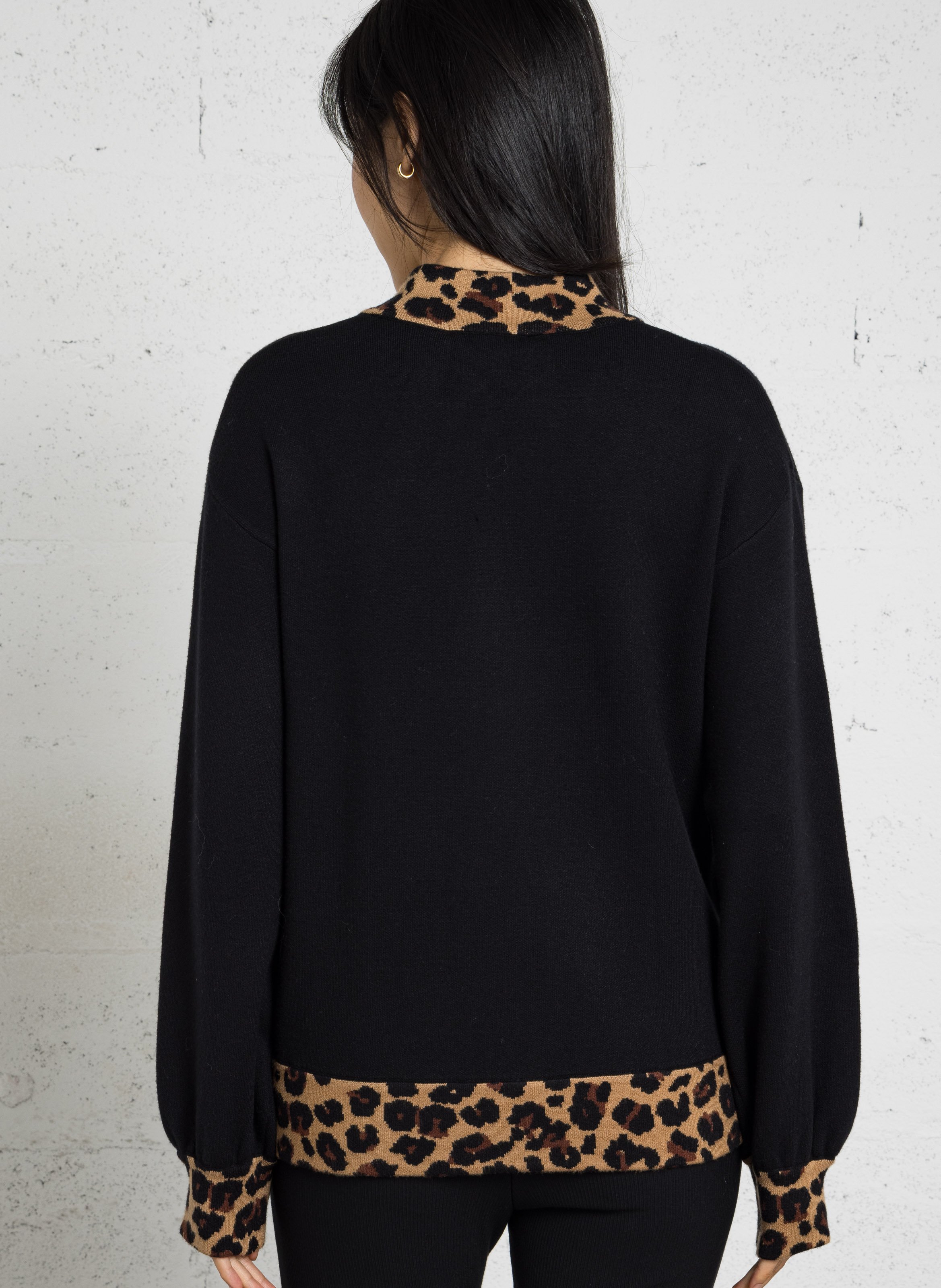 Cardigan mit V-Ausschnitt NEVER FULLY DRESSED Schwarz