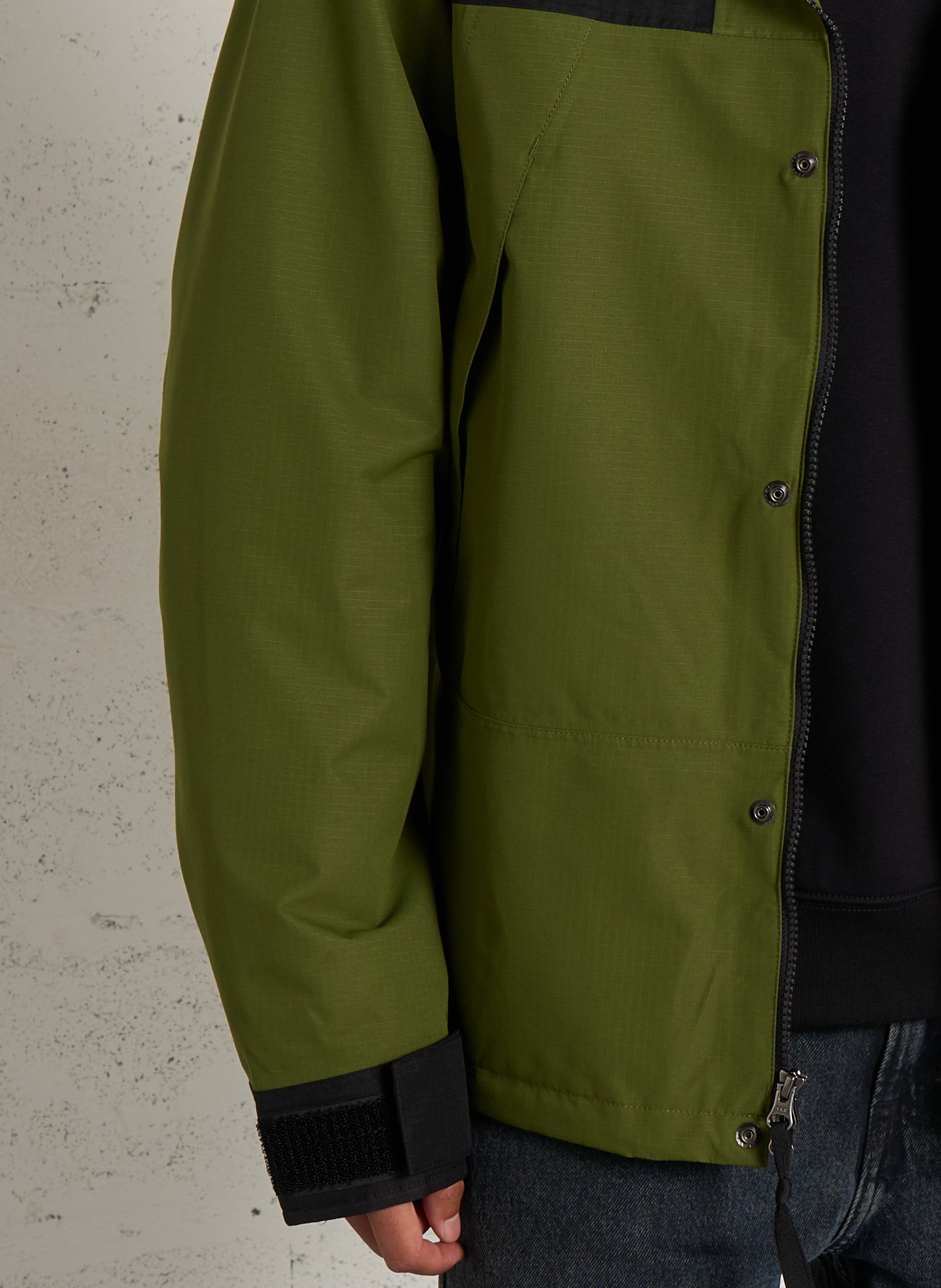 Windjacke mit Kapuze THE NORTH FACE Grun