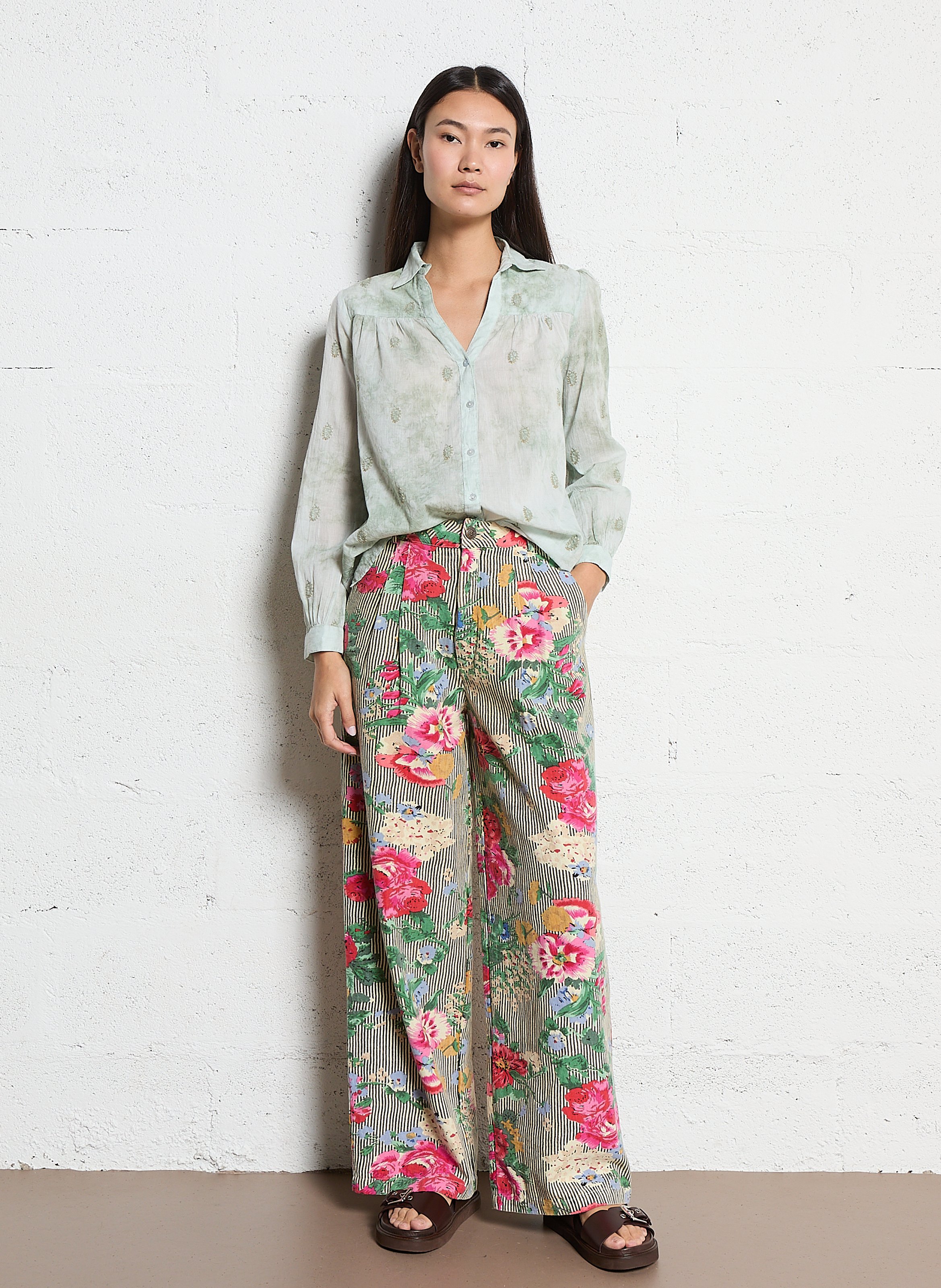 Fließende Bluse mit bestickten Mustern MAISON HOTEL Grun