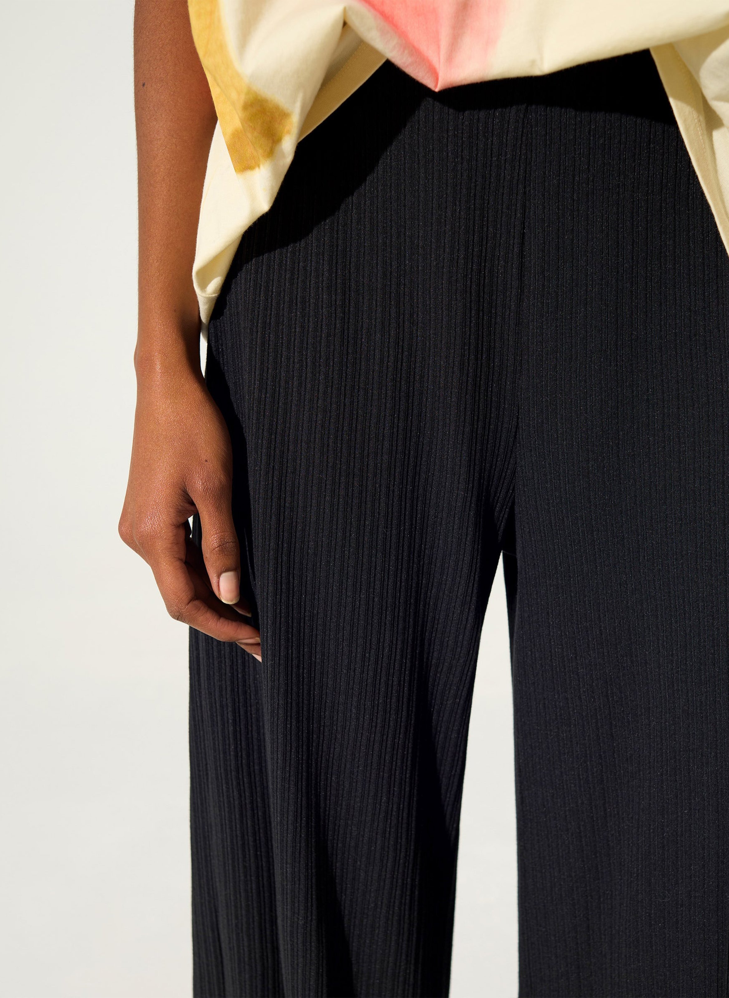 Pantalon large élastiqué uni  ACOTE Noir