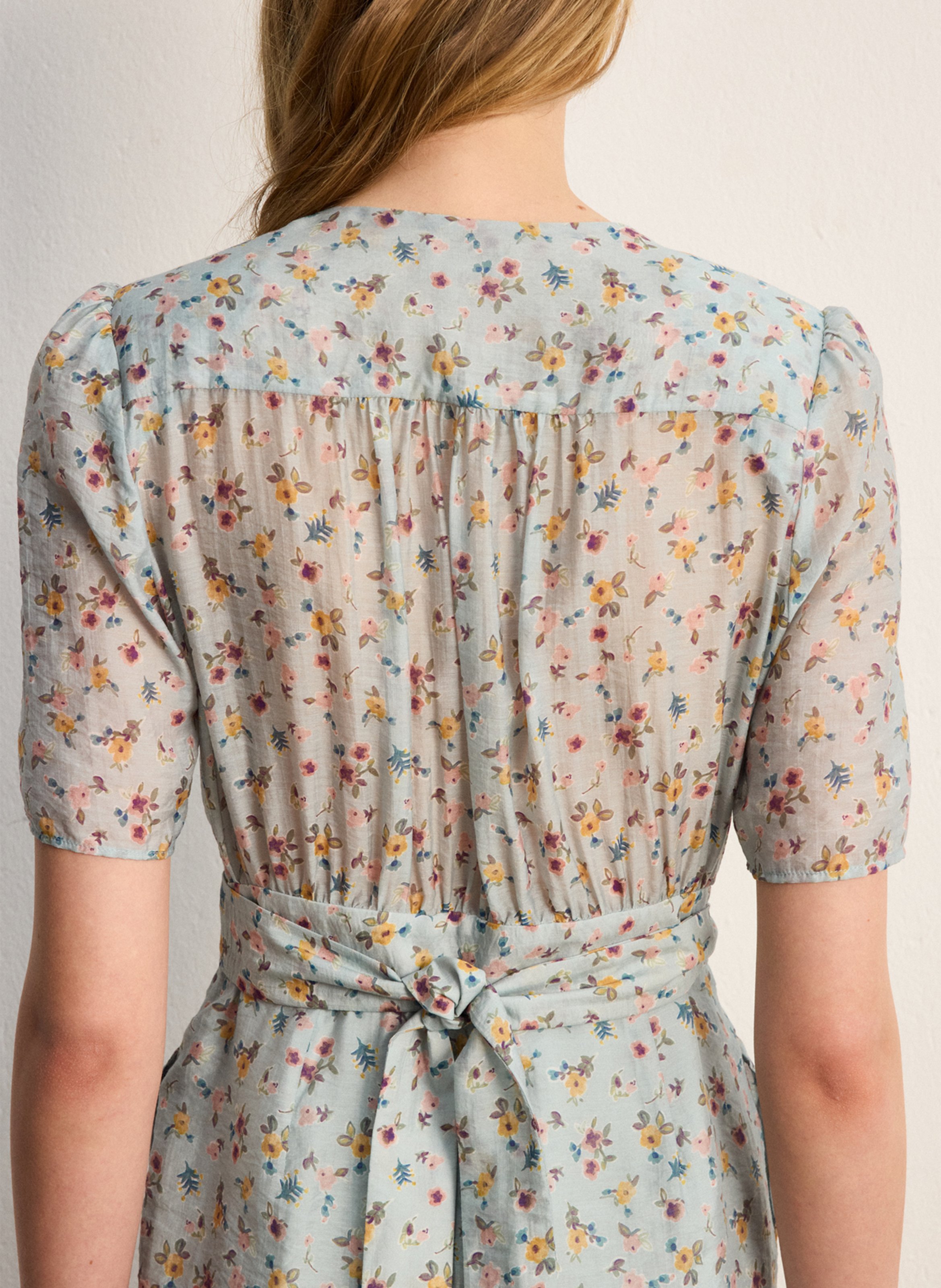 Korte jurk met V-hals en print PABLO Blauw