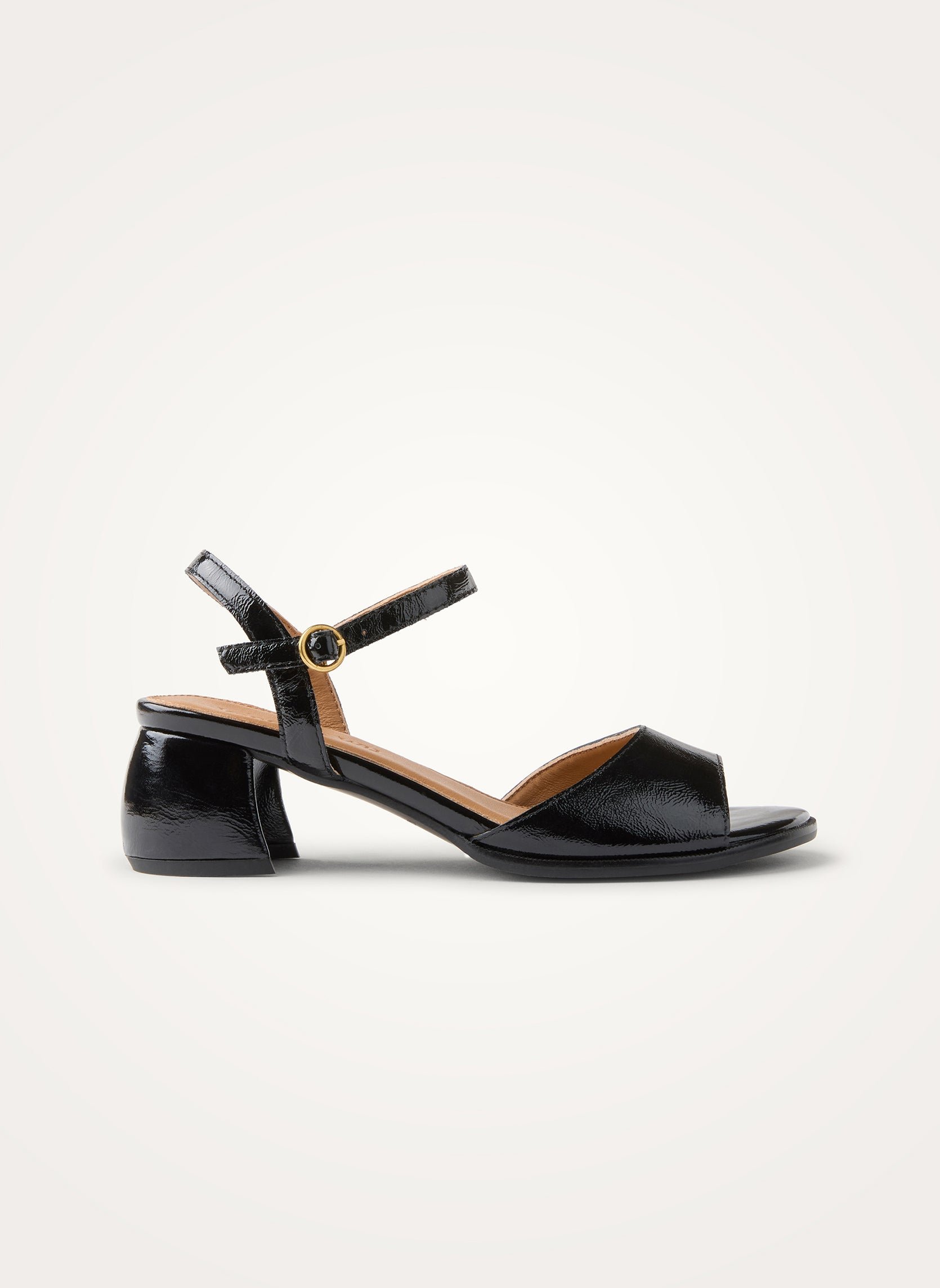 Sandales en cuir verni effet vieilli à talon demi-lune VANESSA WU Noir