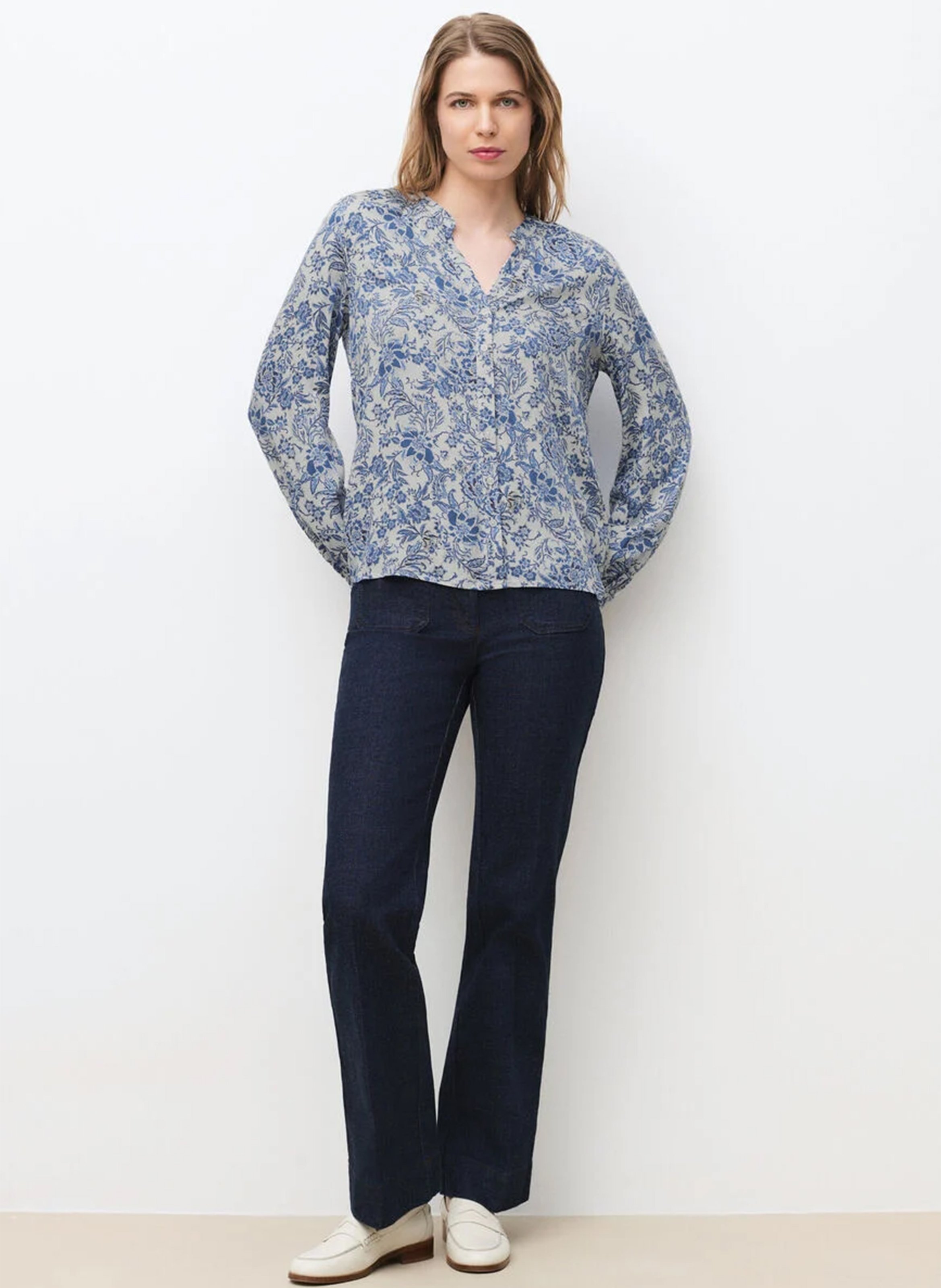 Blouse droite col V imprimée CAROLL Bleu