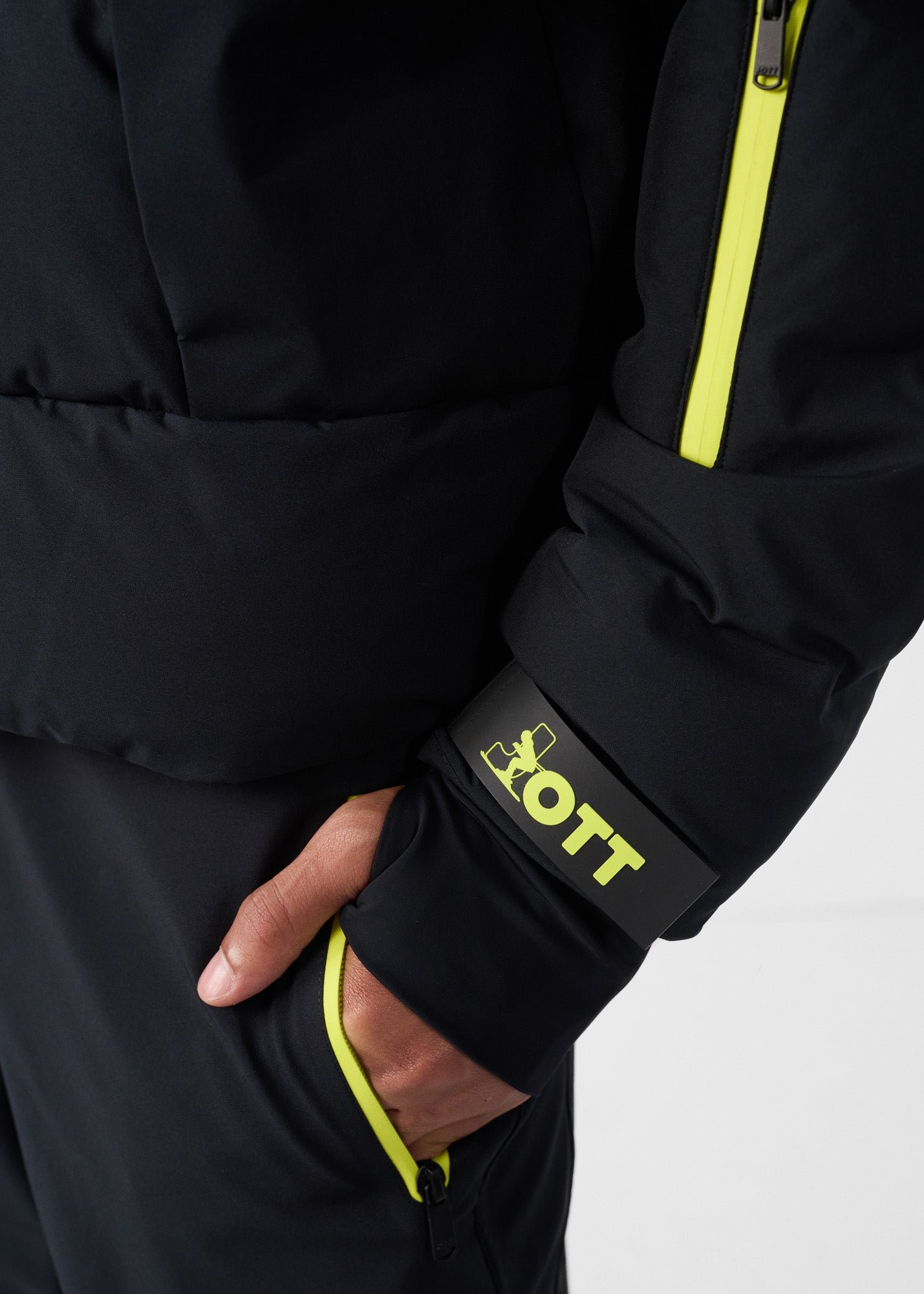 Ski jacket for extreme cold series JOTT Black