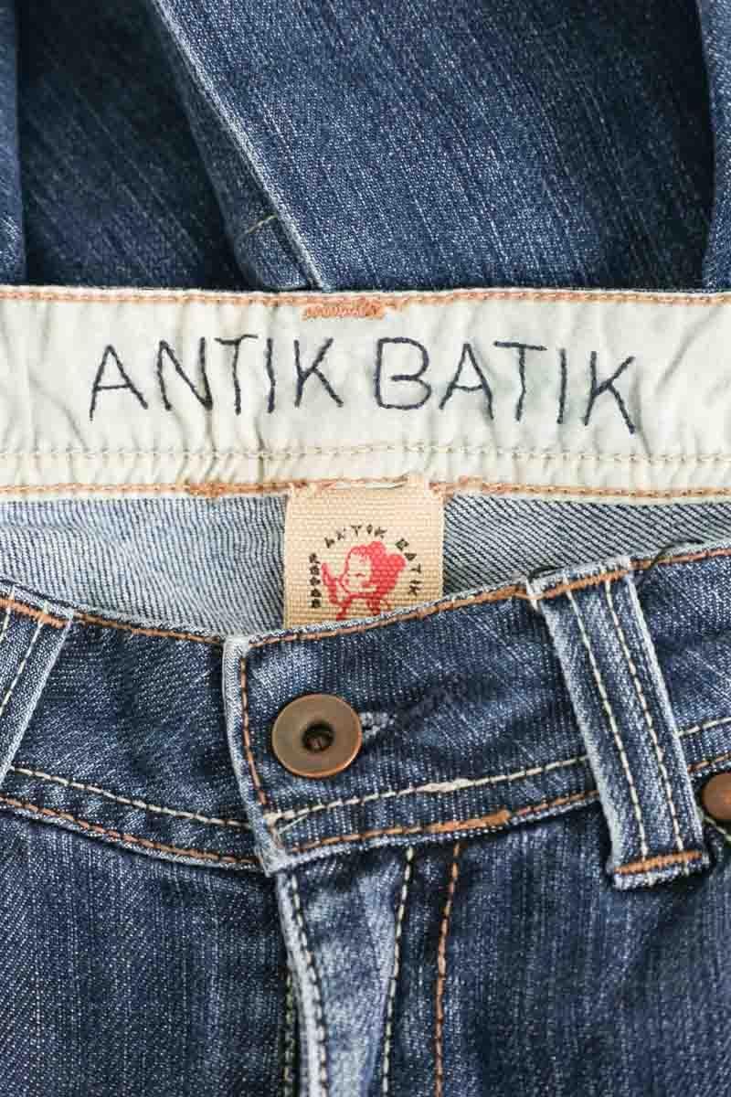 - Straight-leg jeans
- 5 pockets
- Straight cut
- Faded effect ANTIK BATIK - Seconde Main Blue