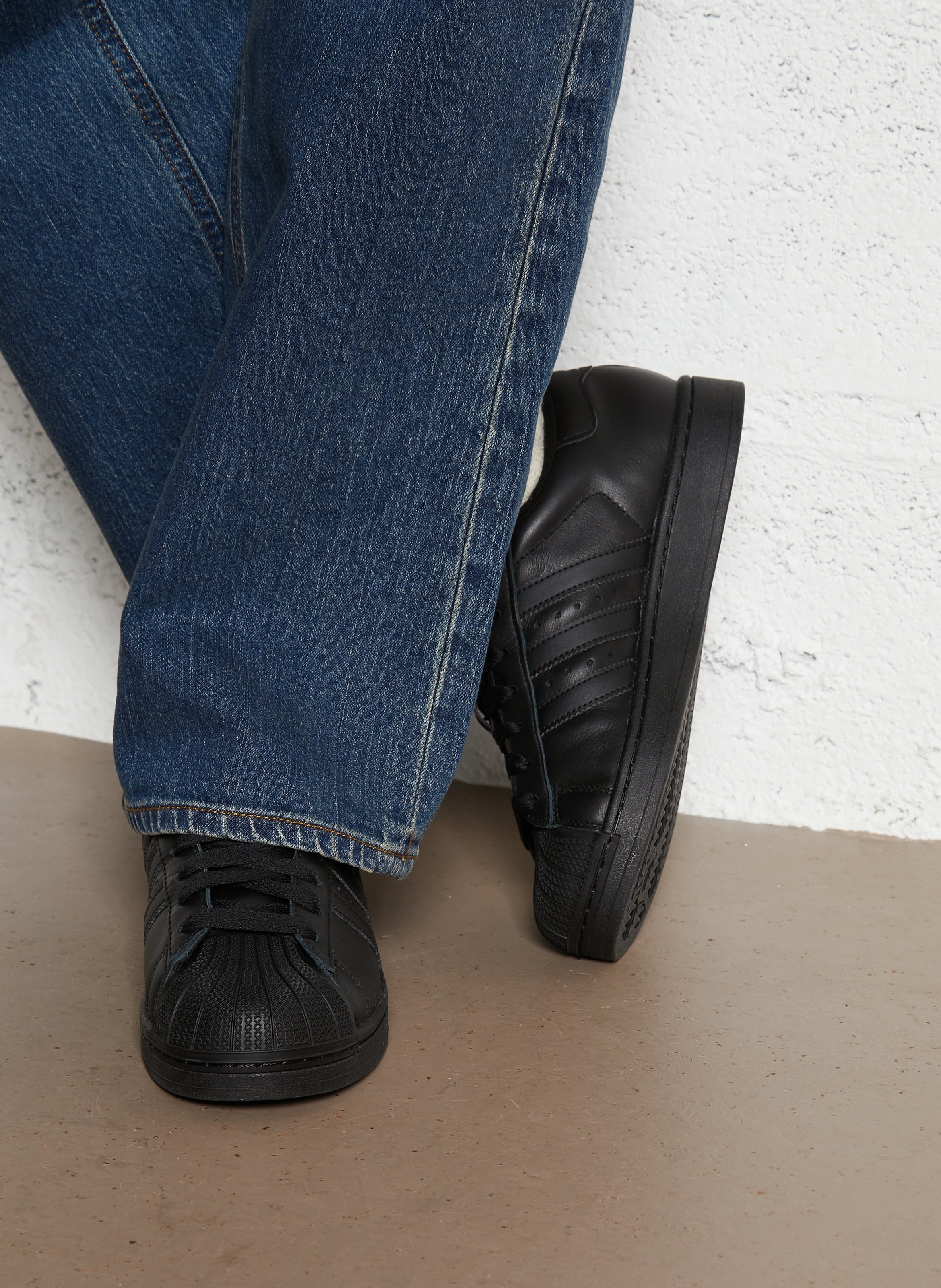 Baskets basses en cuir ADIDAS Noir