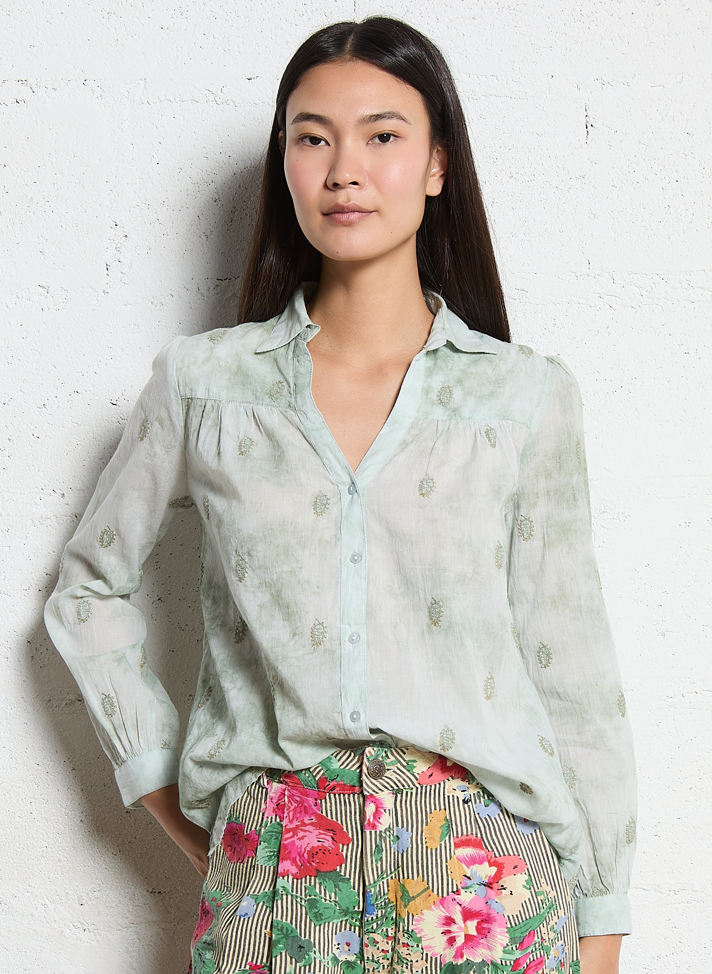 Fließende Bluse mit bestickten Mustern MAISON HOTEL Grun