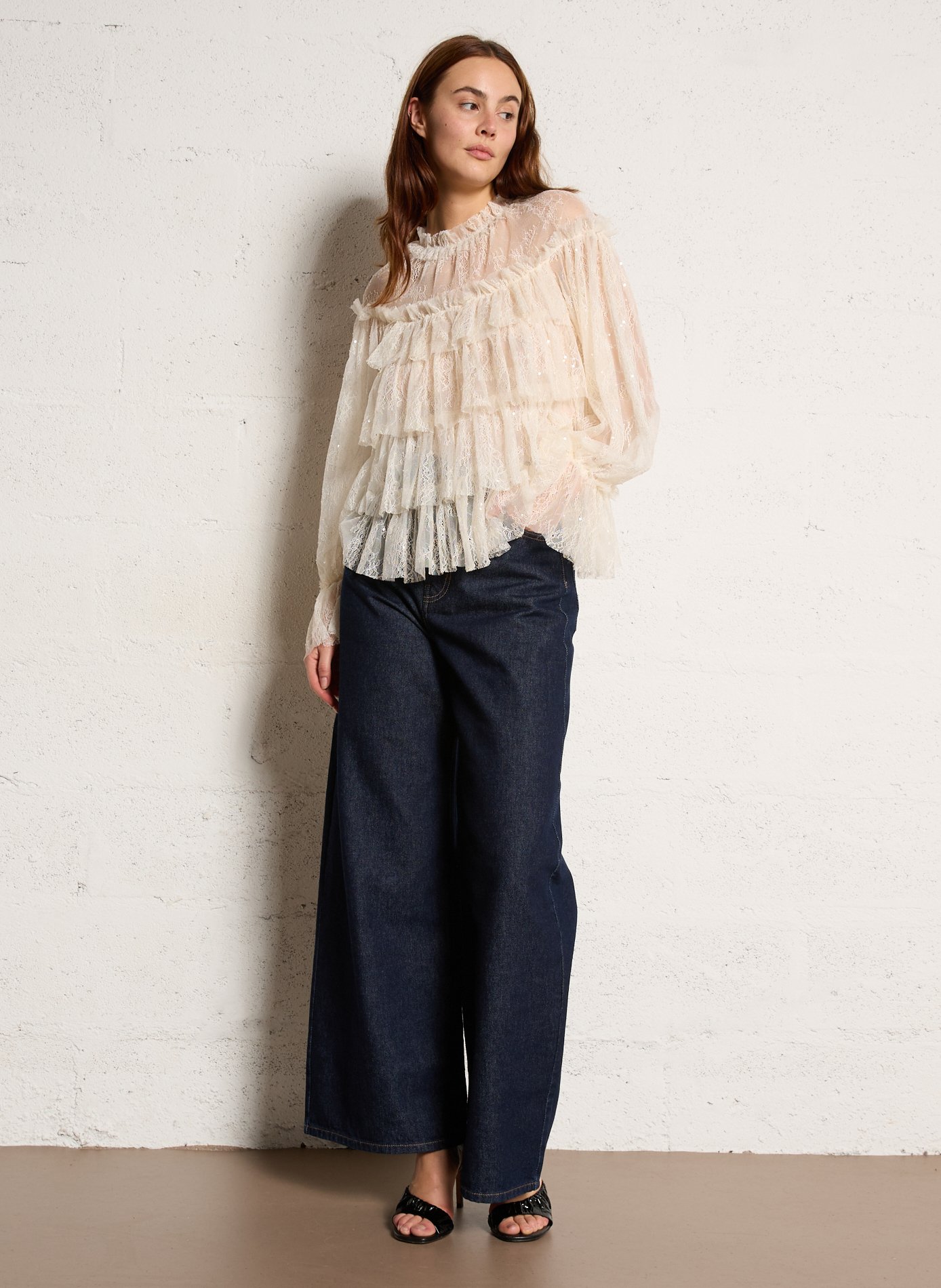 Blouse droite col rond en dentelle STELLA NOVA Beige