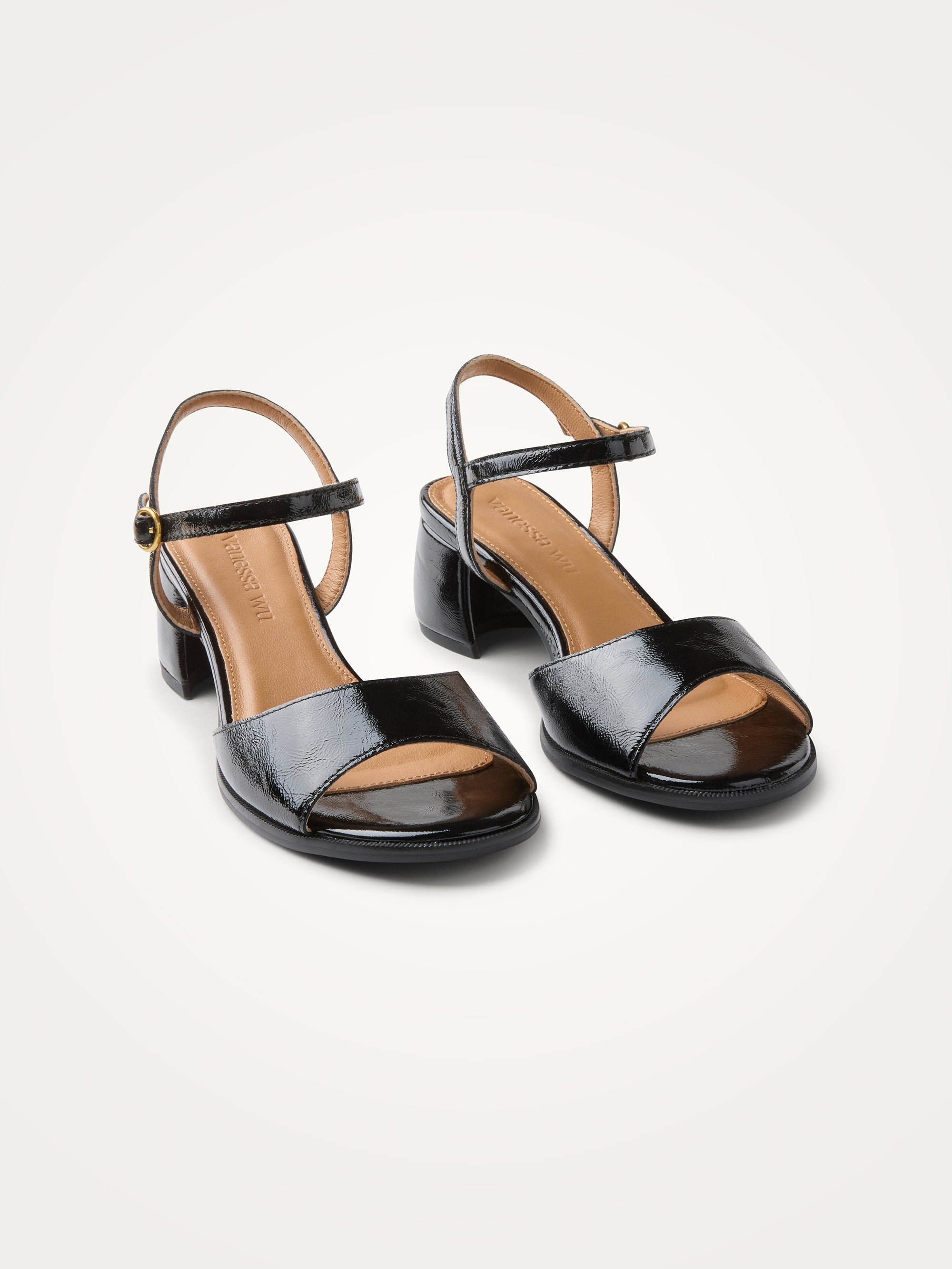 Sandales en cuir verni effet vieilli à talon demi-lune VANESSA WU Noir