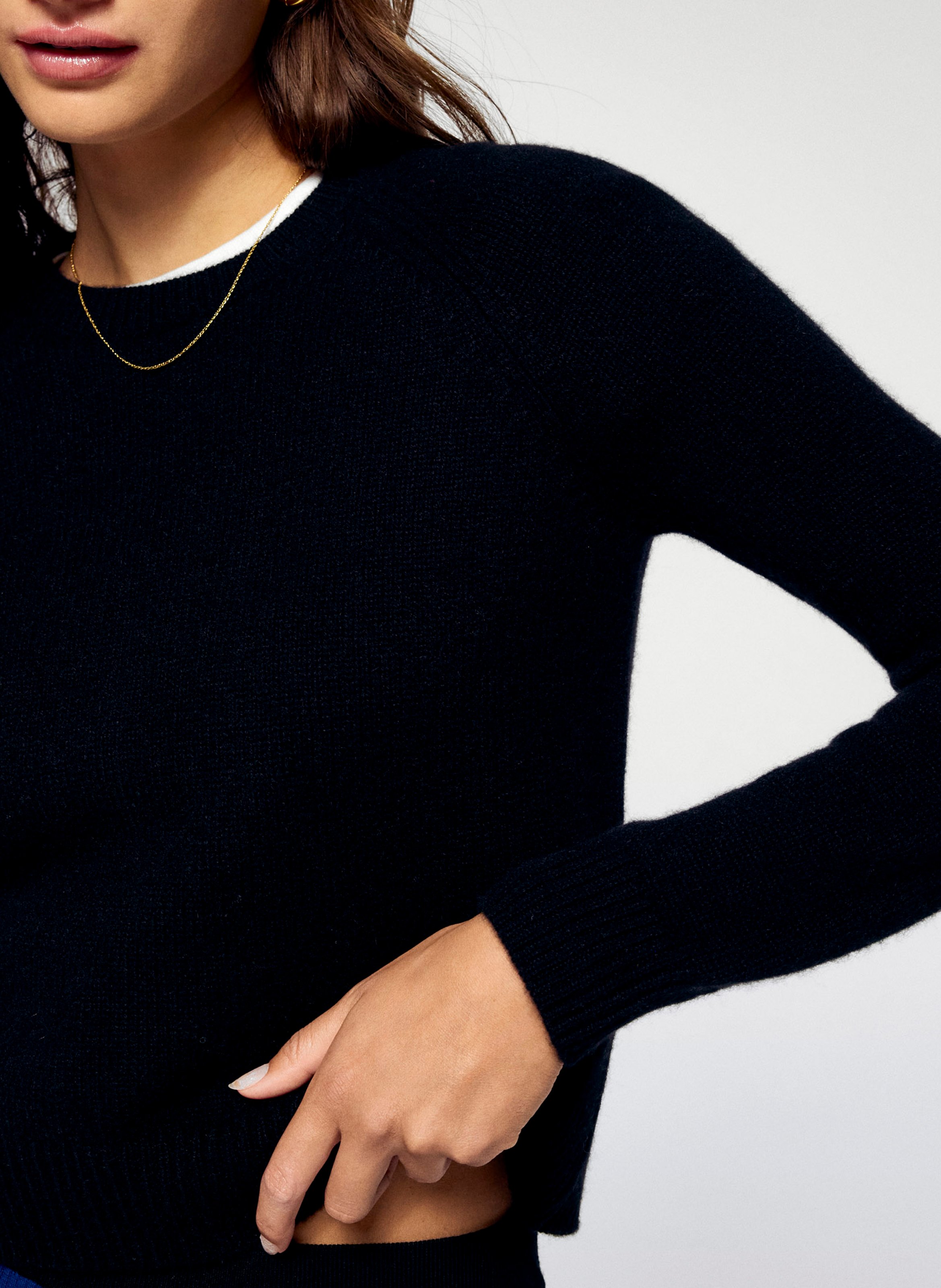 Short straight cashmere sweater FROM FUTURE Black
