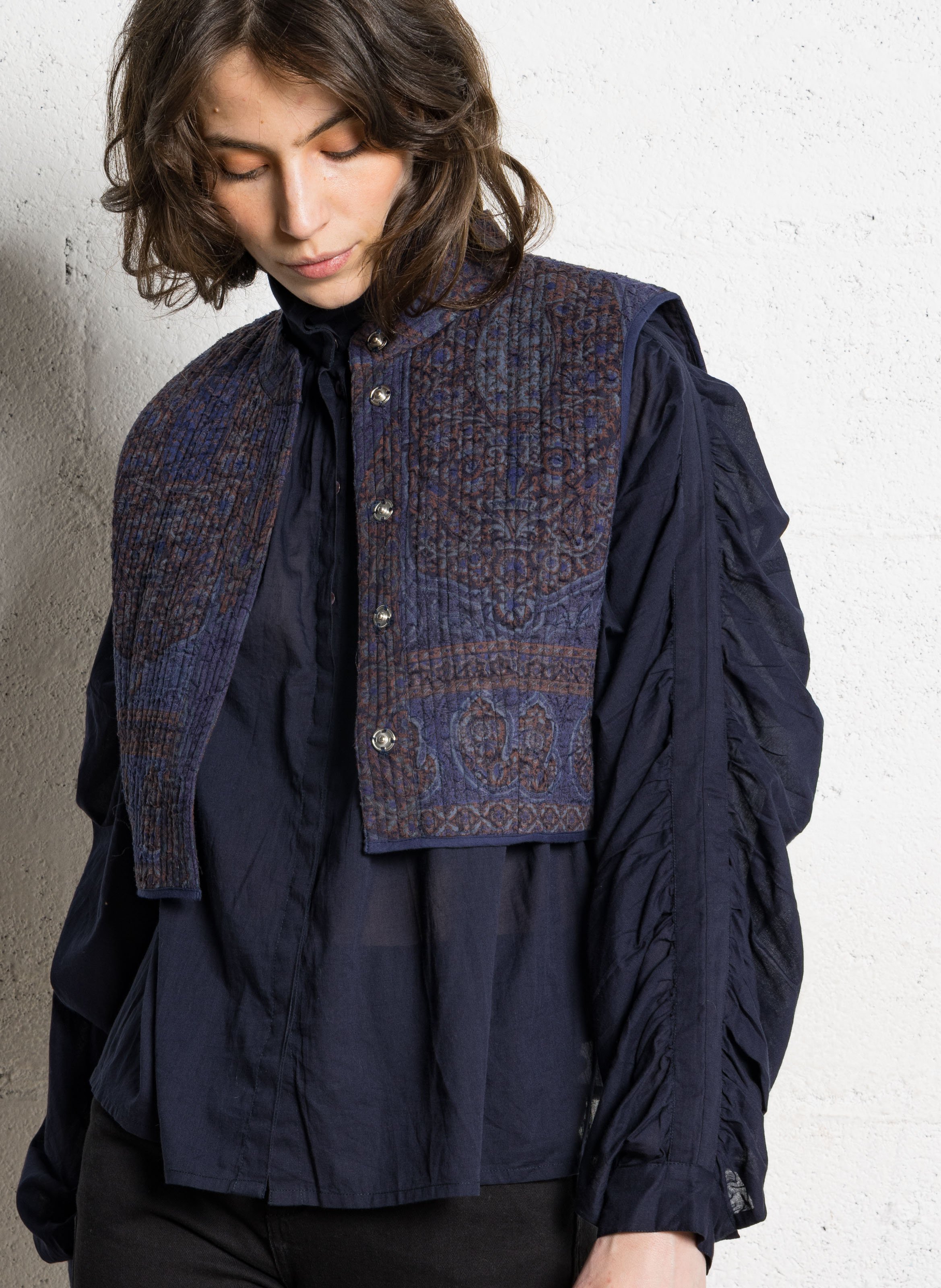 Gerader Rundhalsausschnitt aus bedruckter Baumwolle ANTIK BATIK Blau