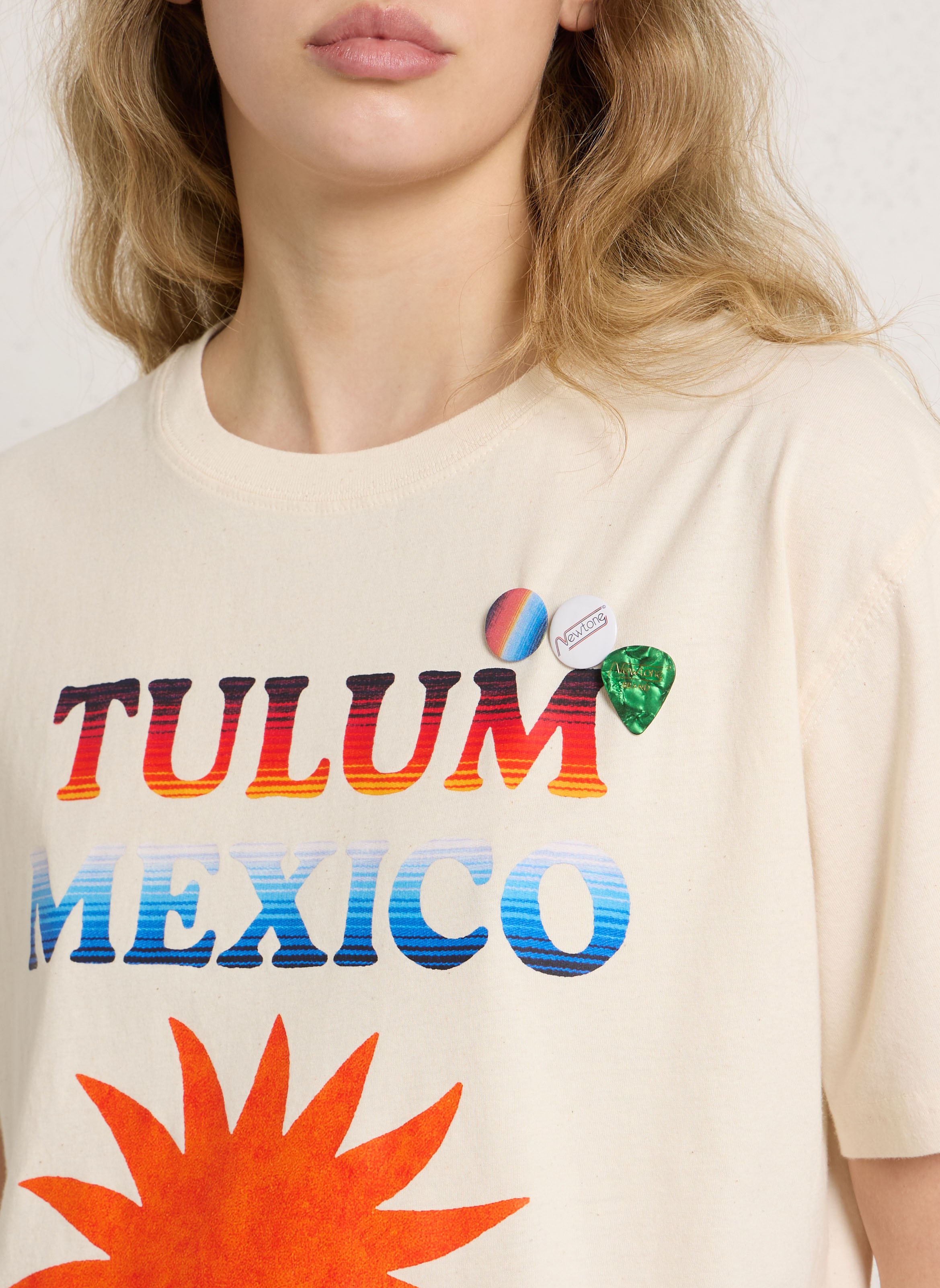 Recht, katoenen T-shirt met ronde hals en zeefdruk NEWTONE Beige