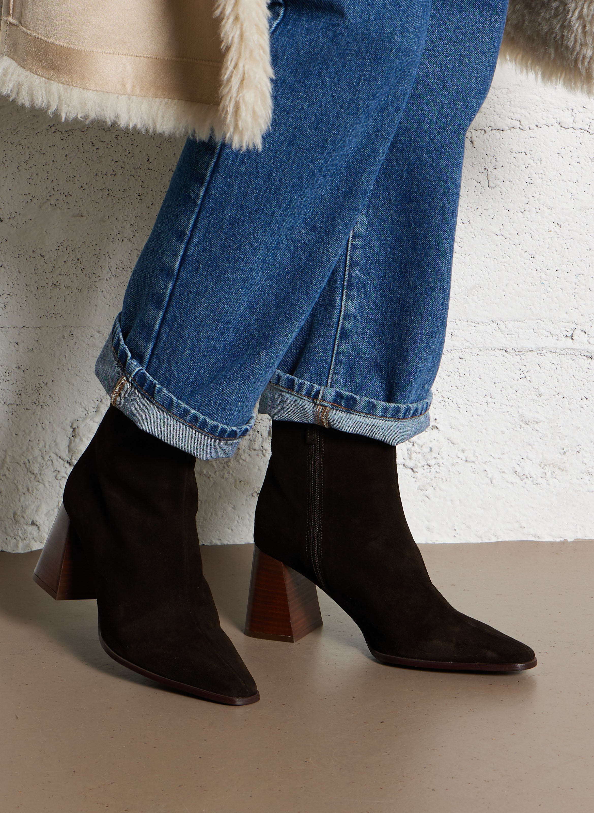 Bottines à bout pointu en cuir velours ANGEL ALARCON Marron