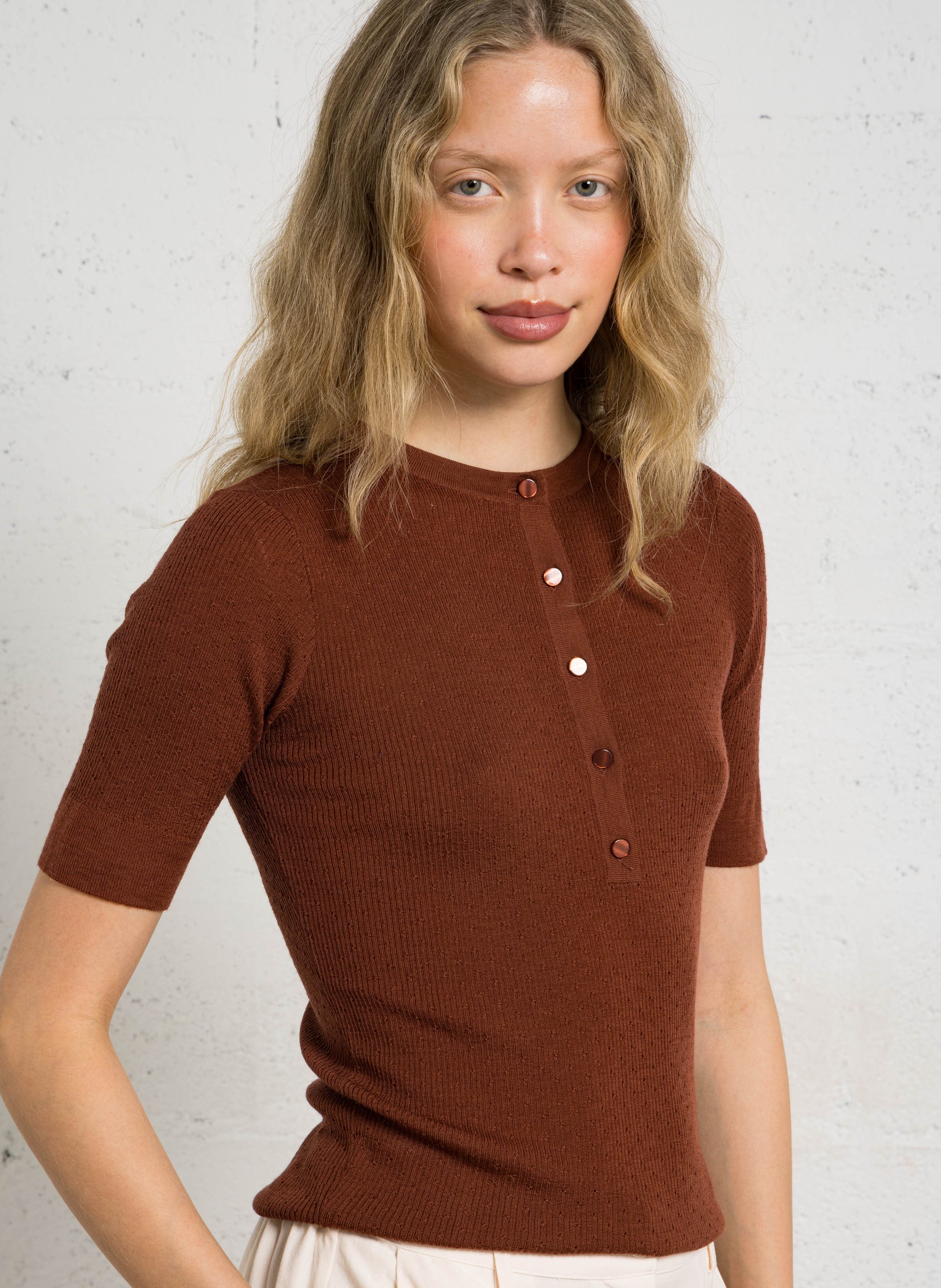 Pull moulant en laine PETITE MENDIGOTE Marron